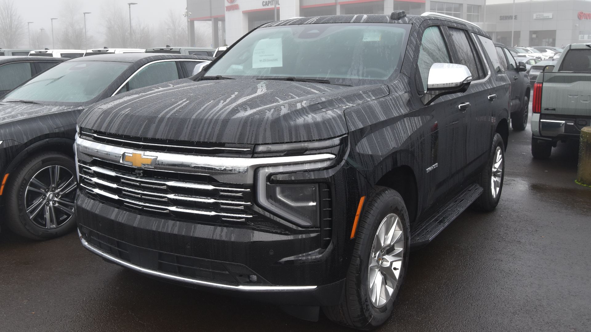 File:2025 Chevrolet Tahoe Facelift.jpg