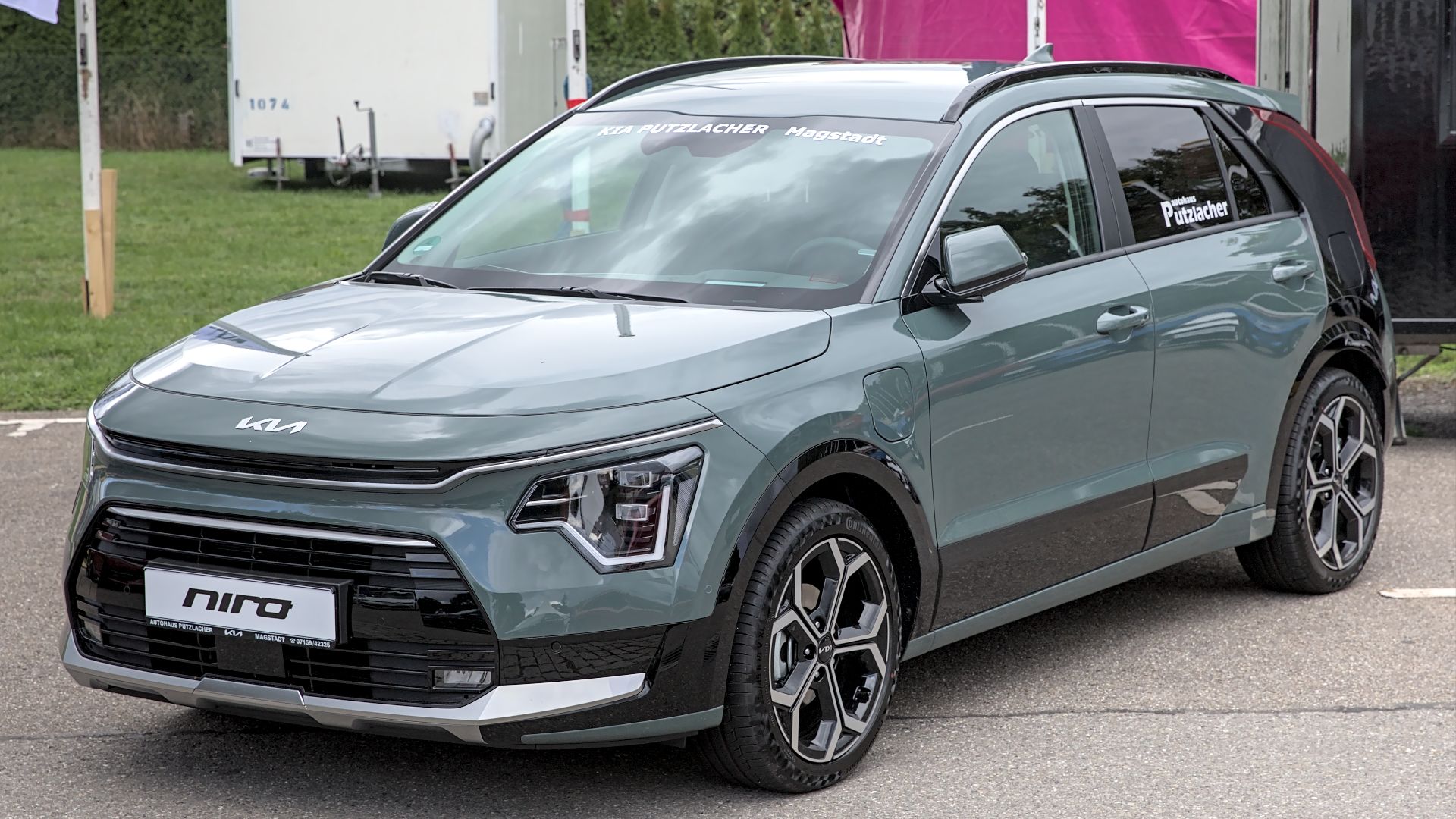 File:Kia Niro (SG2) PHEV Leonberg 2022 1X7A0474.jpg