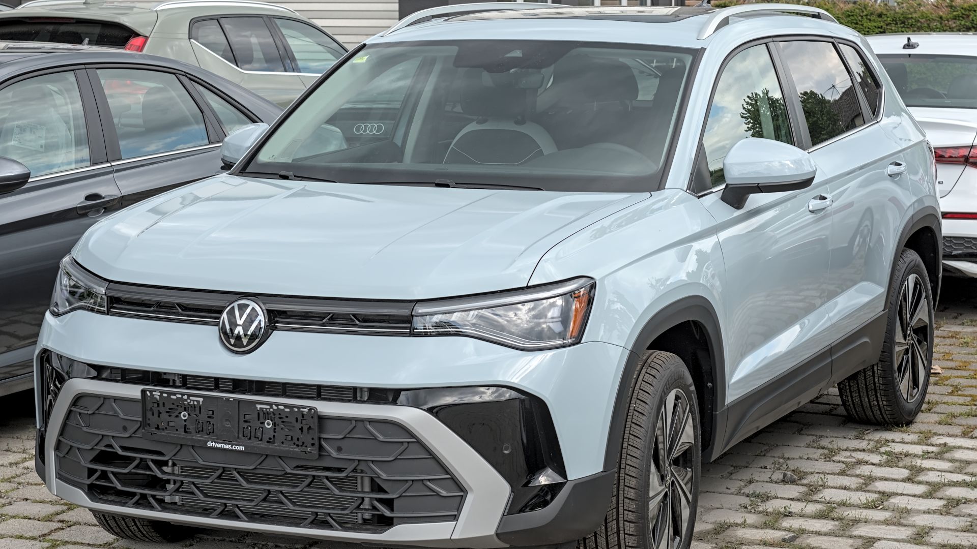 File:2025 Volkswagen Taos DSC 9371.jpg