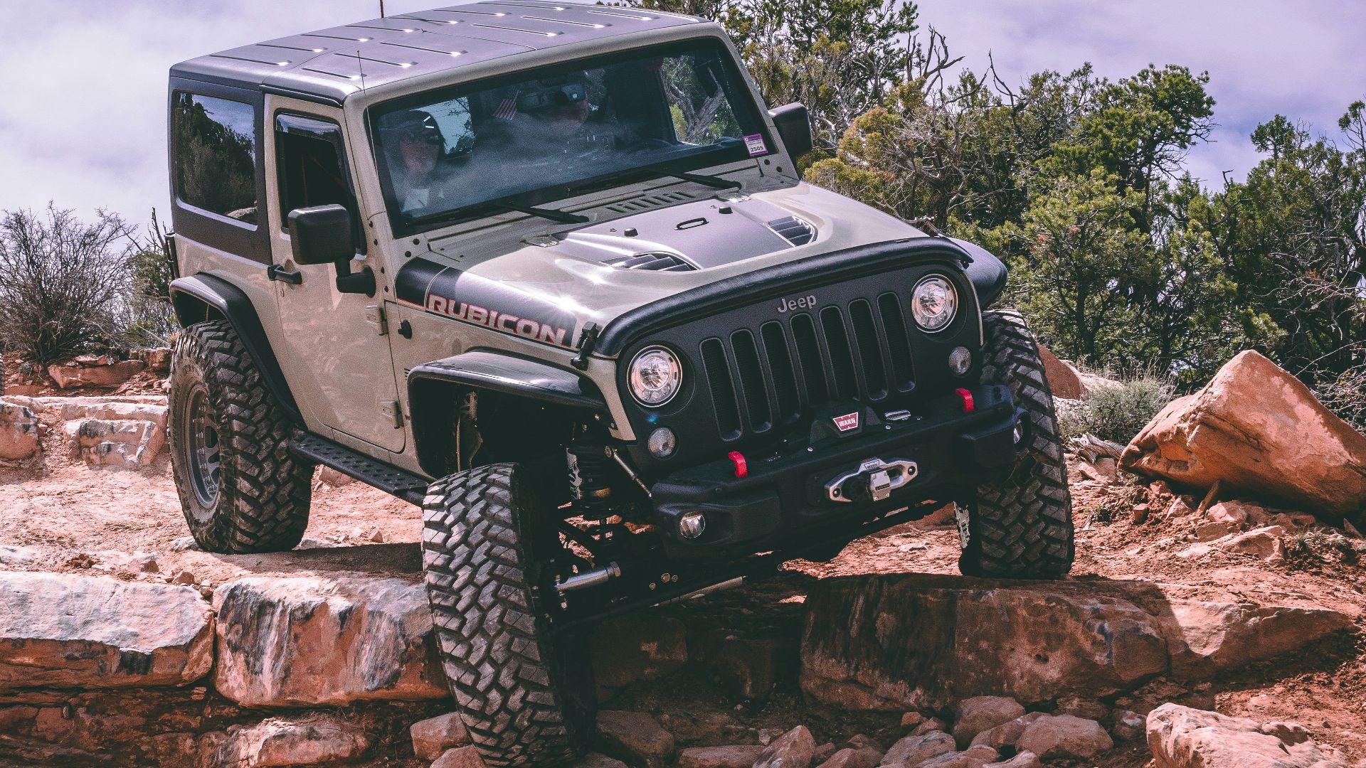 grey Jeep car