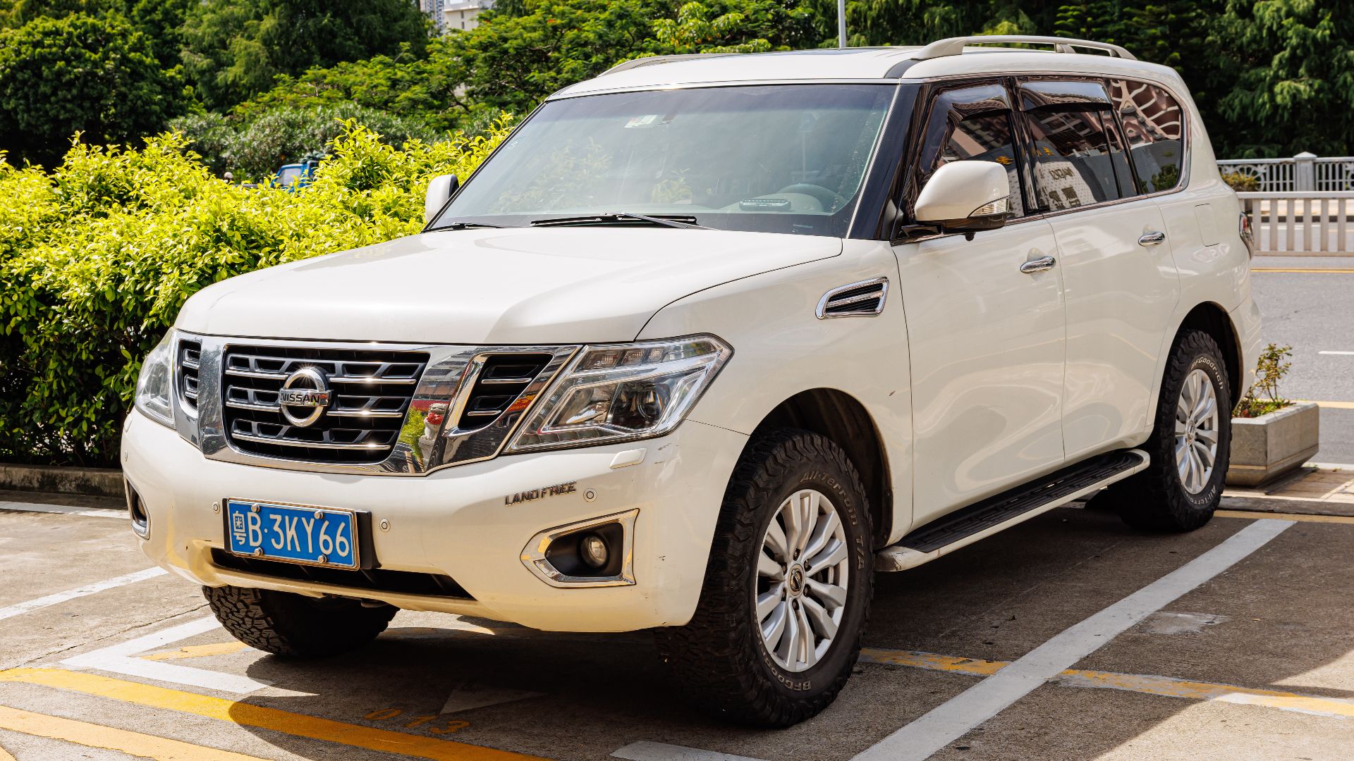 File:NISSAN PATROL Y62 China (14).jpg