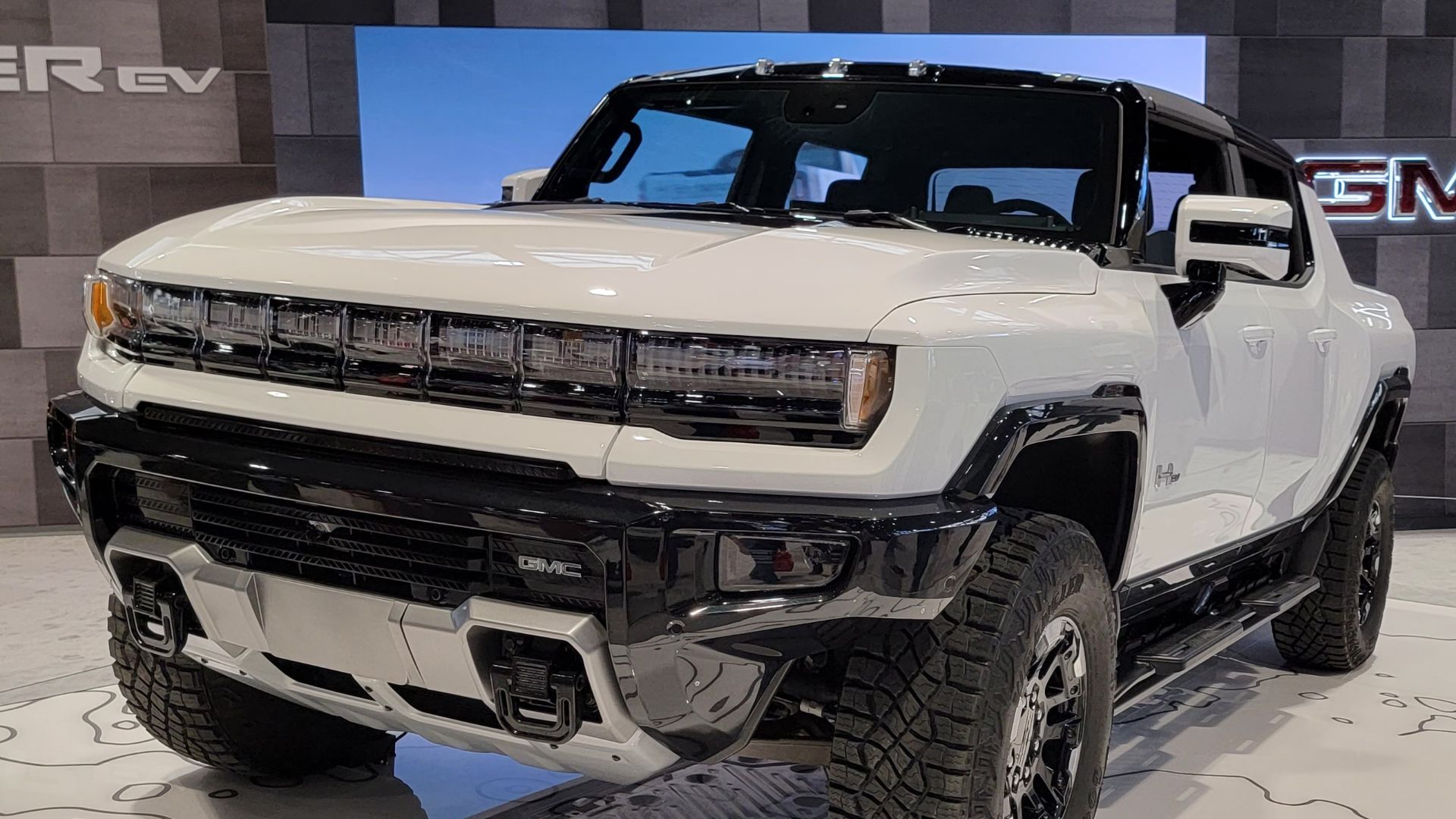 File:2022 GMC Hummer EV front.jpg