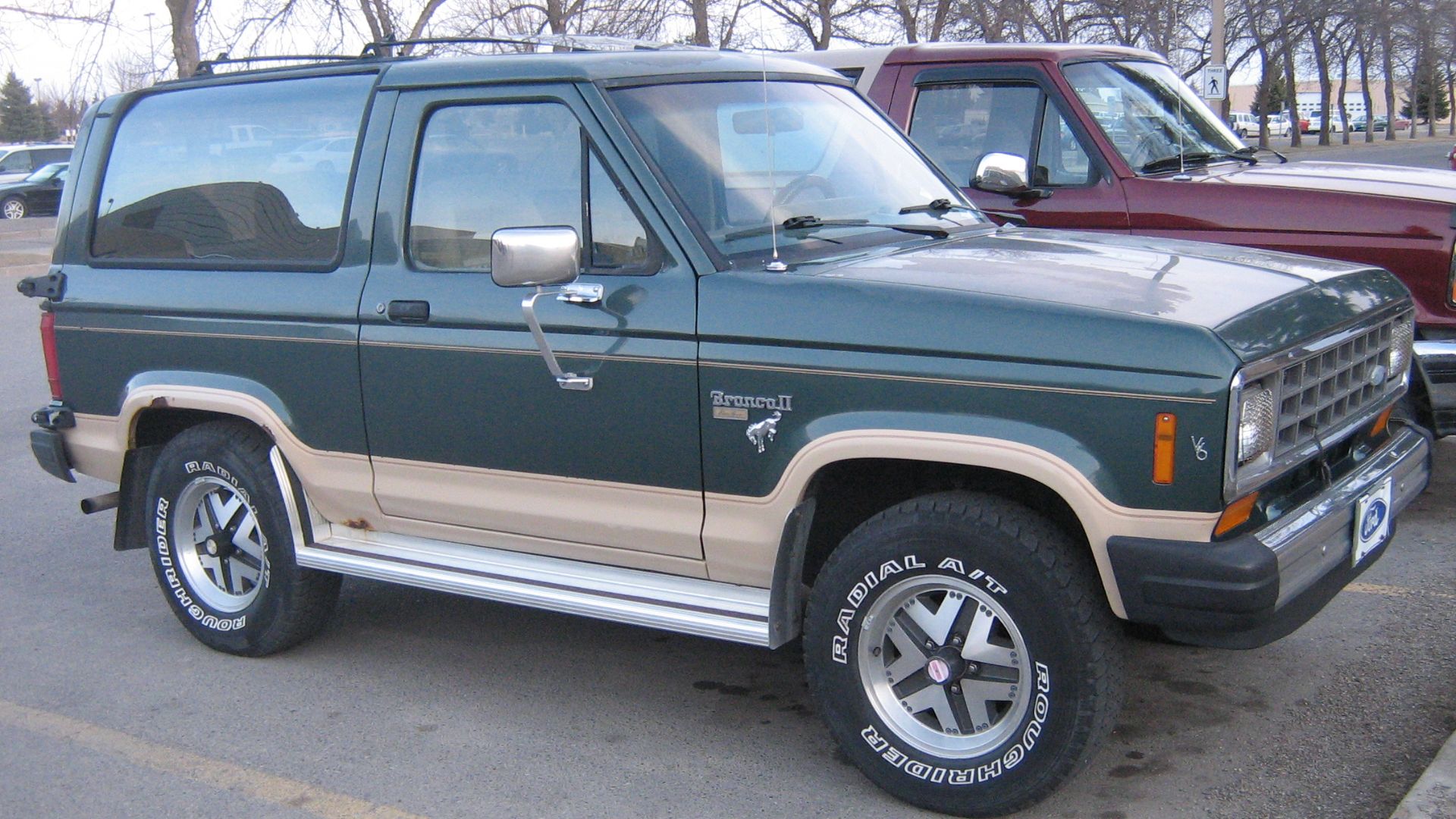File:Ford Bronco II (2370203134).jpg