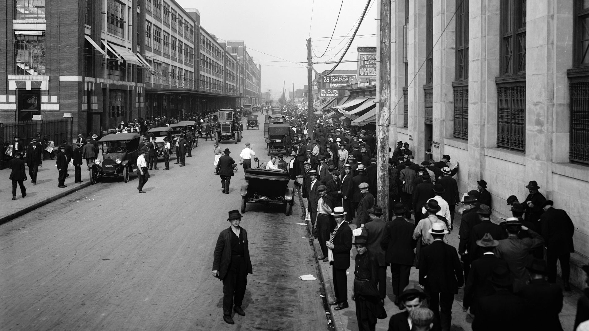 File:Ford Motor Company change of worker shift.jpg