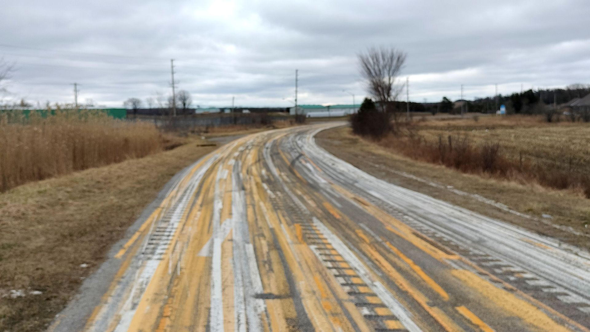 File:Pleasantville Curve paint streaks - 0.jpg