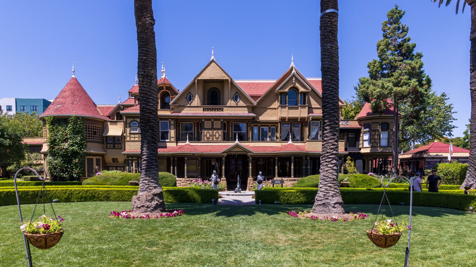 File:Winchester Mystery House 2023-07-17 02.jpg