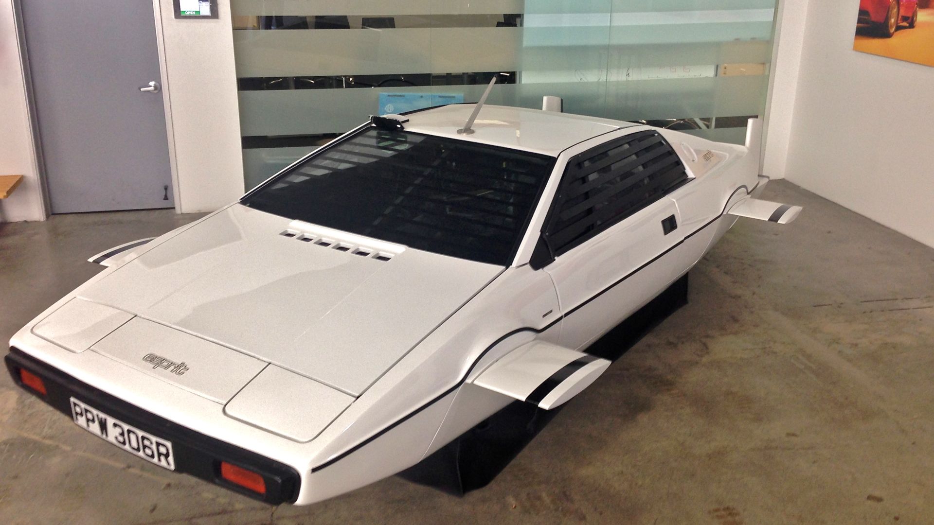 File:James Bond Submarine Car, Stealthy Submarine Cars Should be Electric — no combustion or exhaust (14377039553).jpg