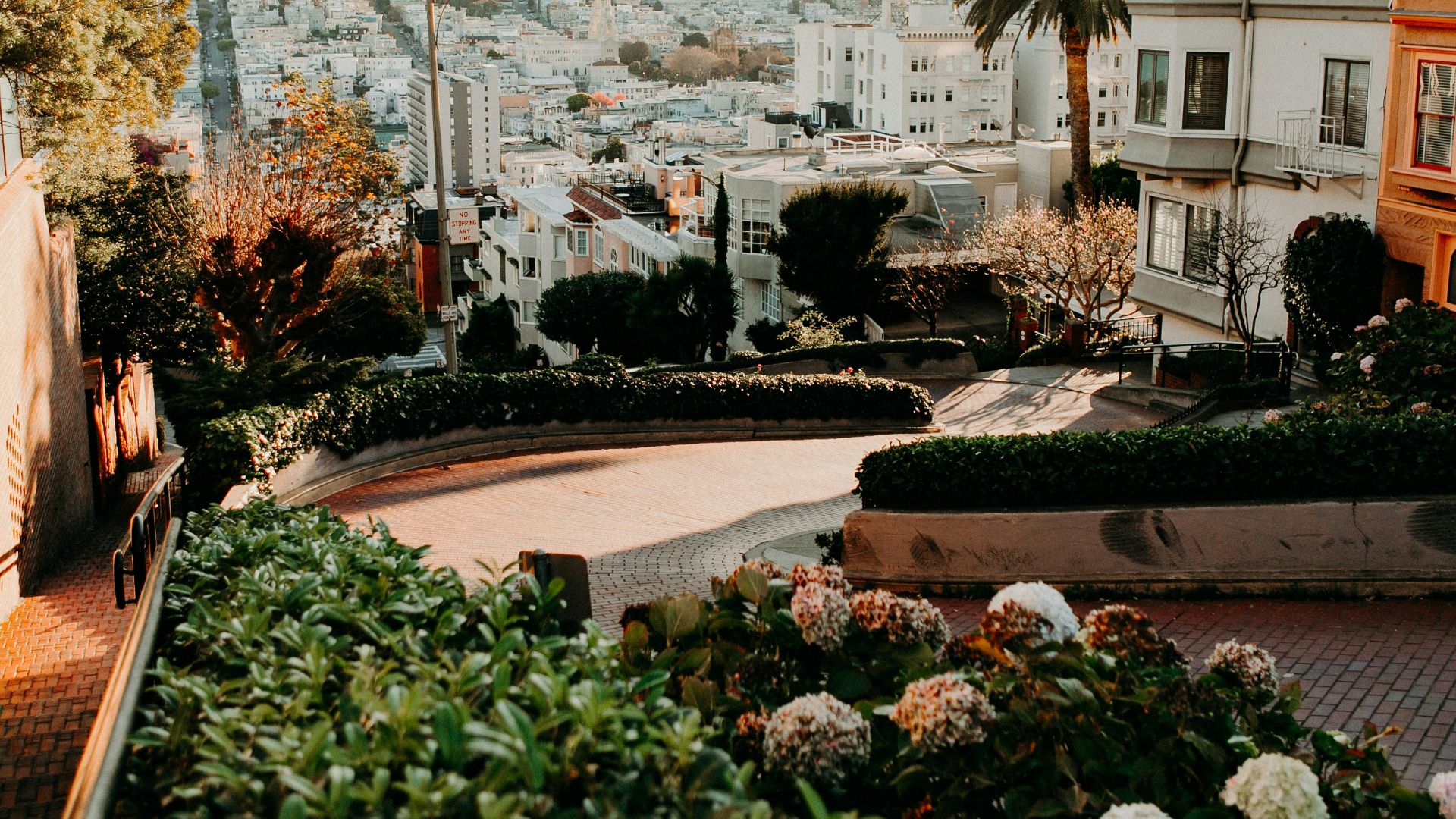 San Francisco's downhill winding street