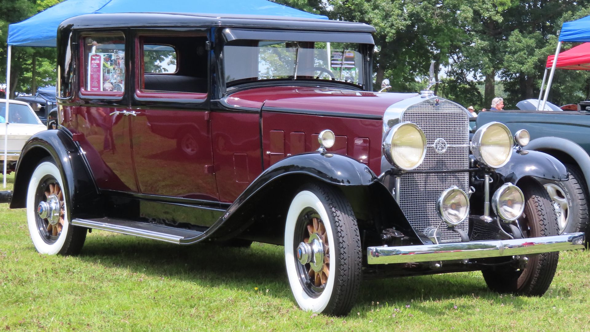 File:1931 LaSalle 5-passenger Town Sedan, front right, 07-21-2024.jpg