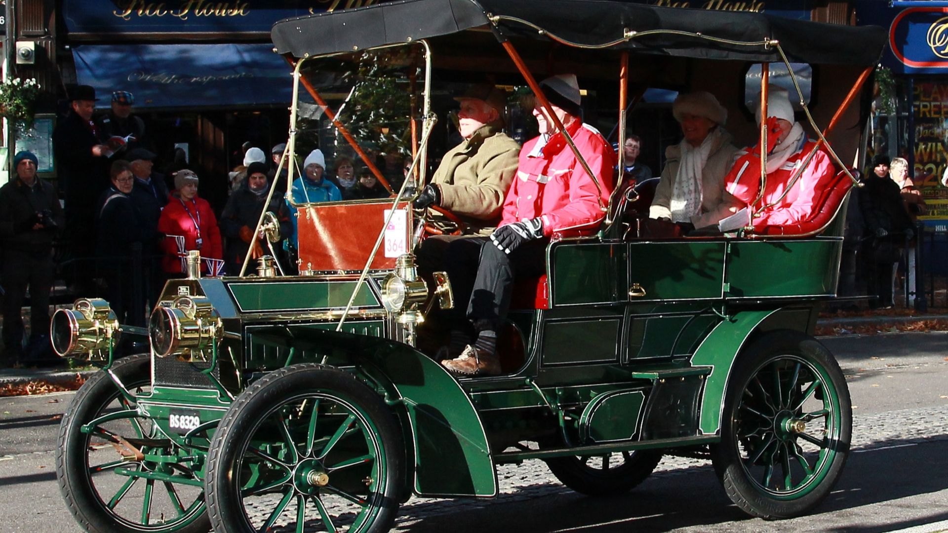 File:Napier of America 1904 12 hp on London to Brighton VCR 2013 (10761000846).jpg