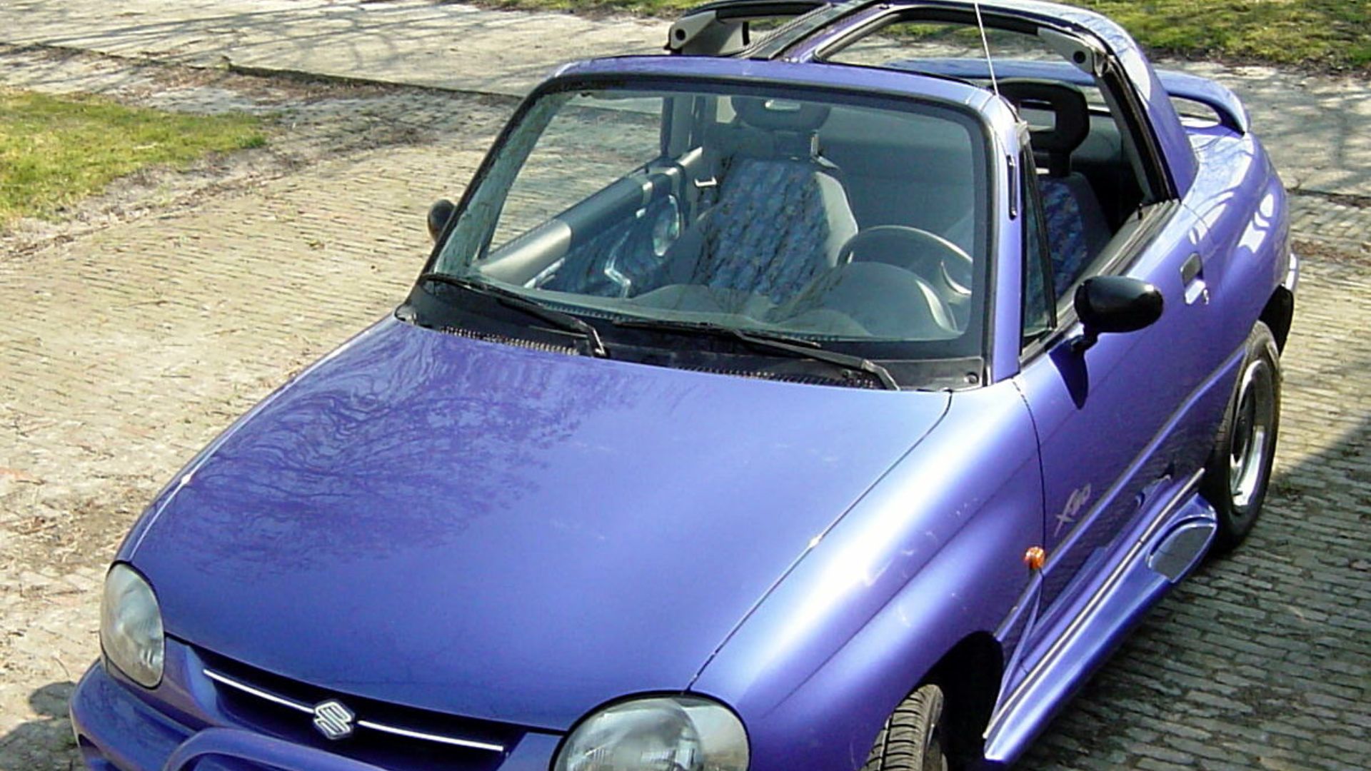 File:Suzuki X-90 blue.jpg