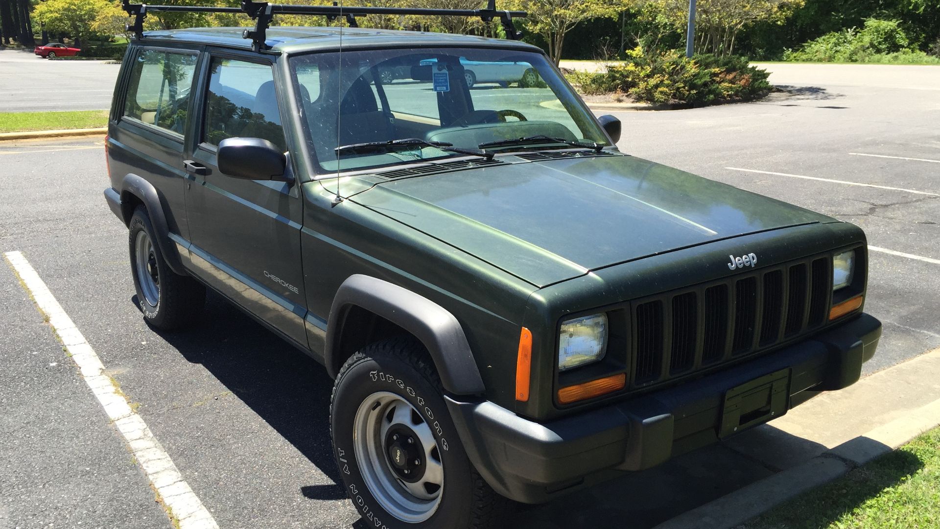 File:Jeep Cherokee (XJ) 1997–2001 two-door in green.jpg