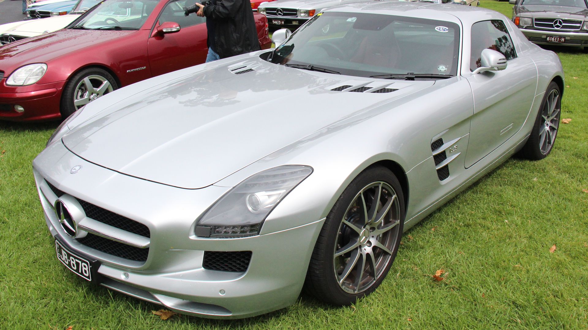 File:2012 Mercedes Benz SLS AMG Gullwing (33036900951).jpg