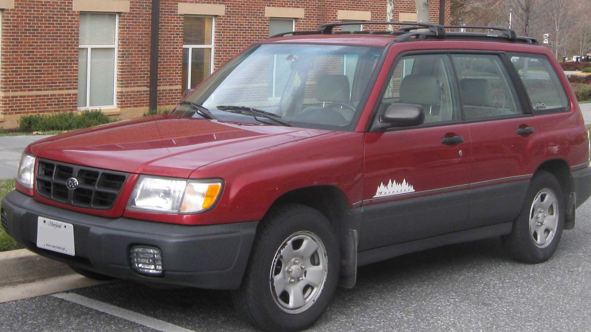 File:98-00 Subaru Forester L.jpg