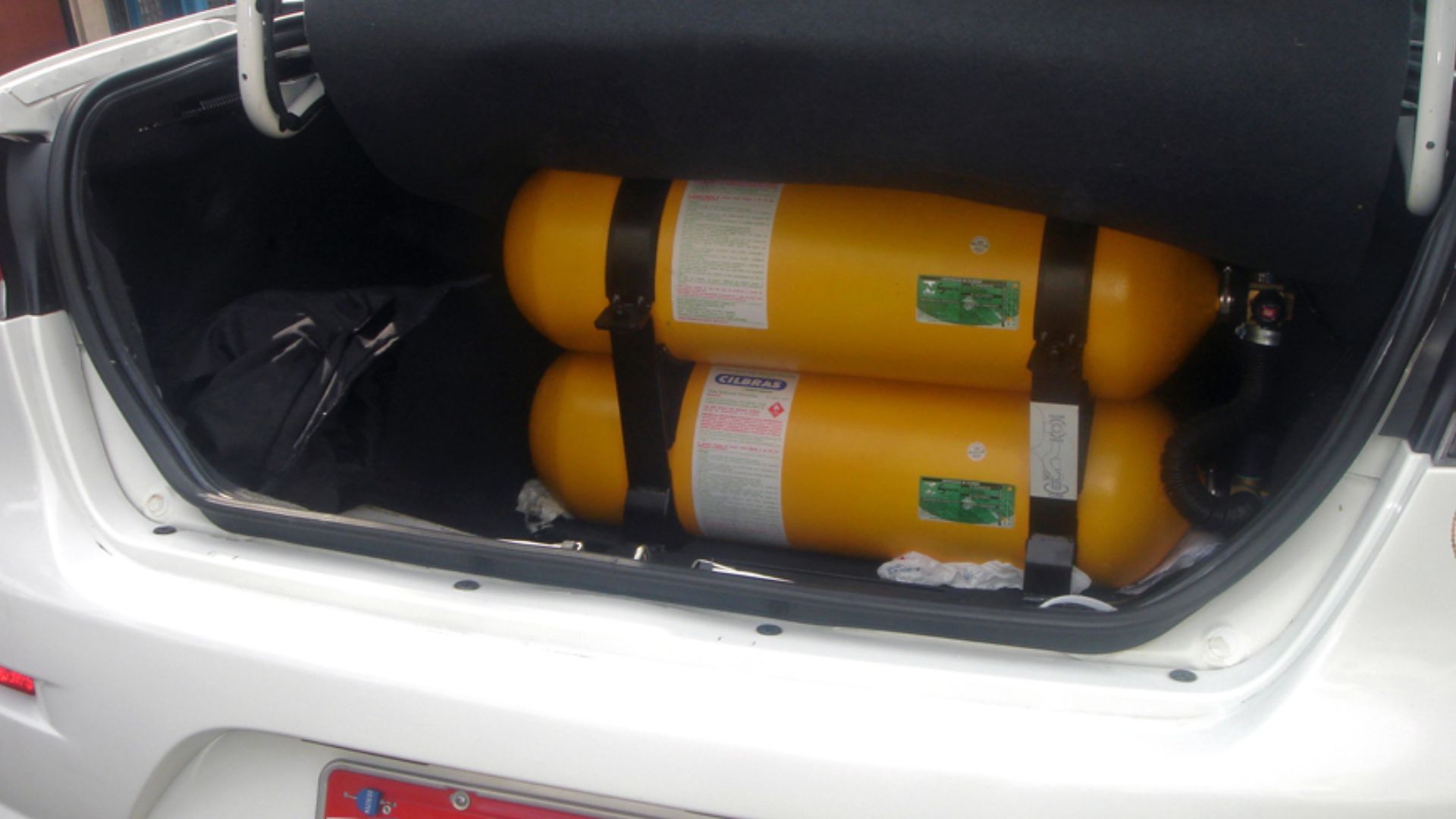 File:Brazilian Fiat Siena TetraFuel four views (cropped 003).jpg