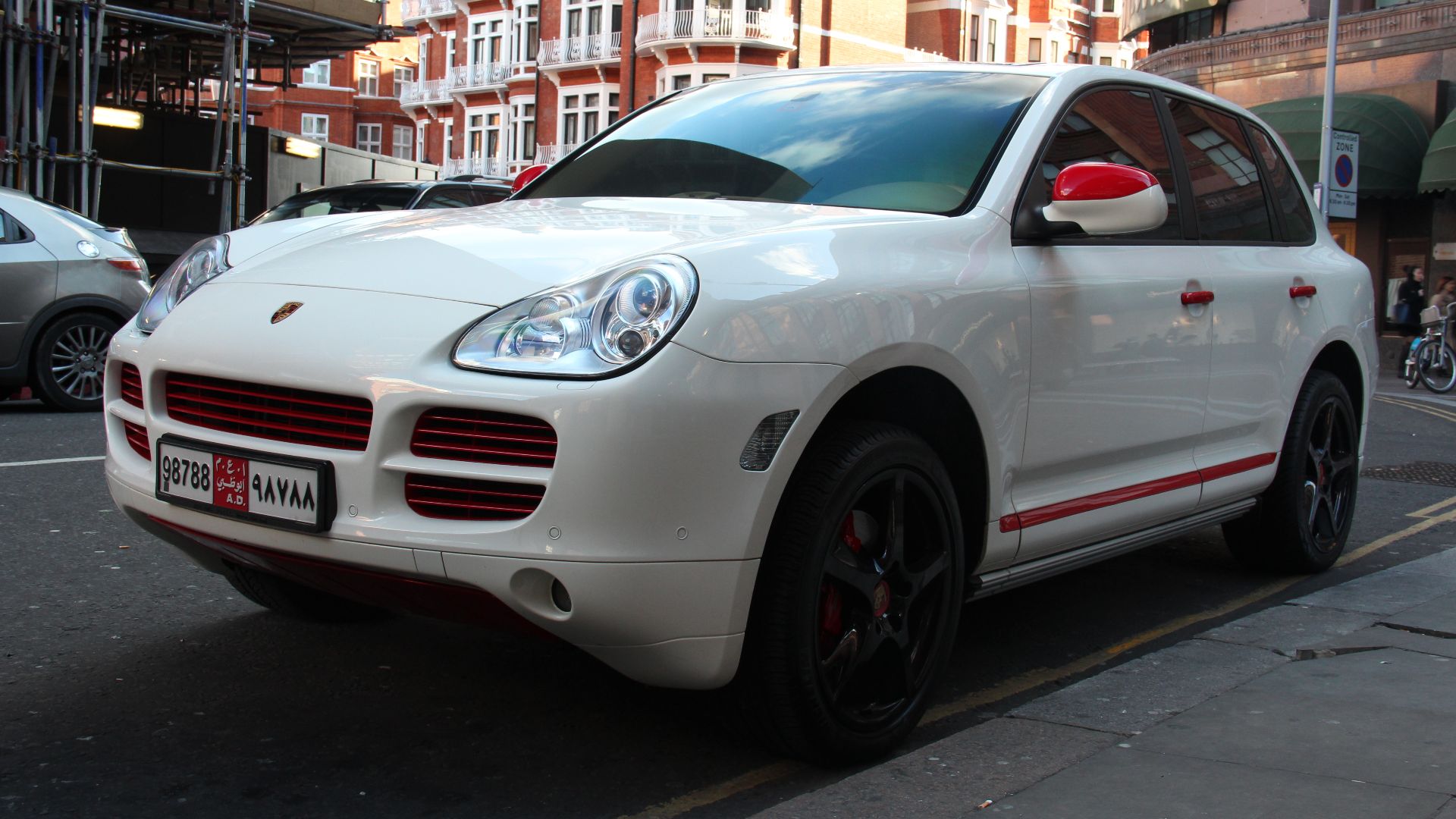 File:Porsche Porsche cayenne turbo (6905983179).jpg