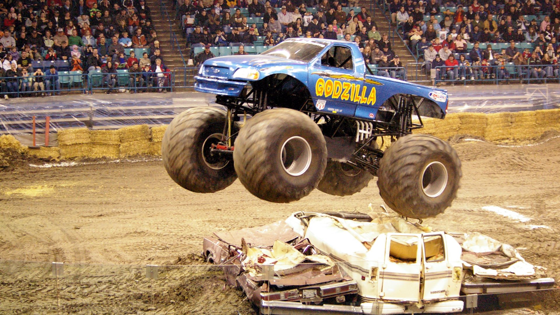 File:Godzilla Monster Truck.jpg