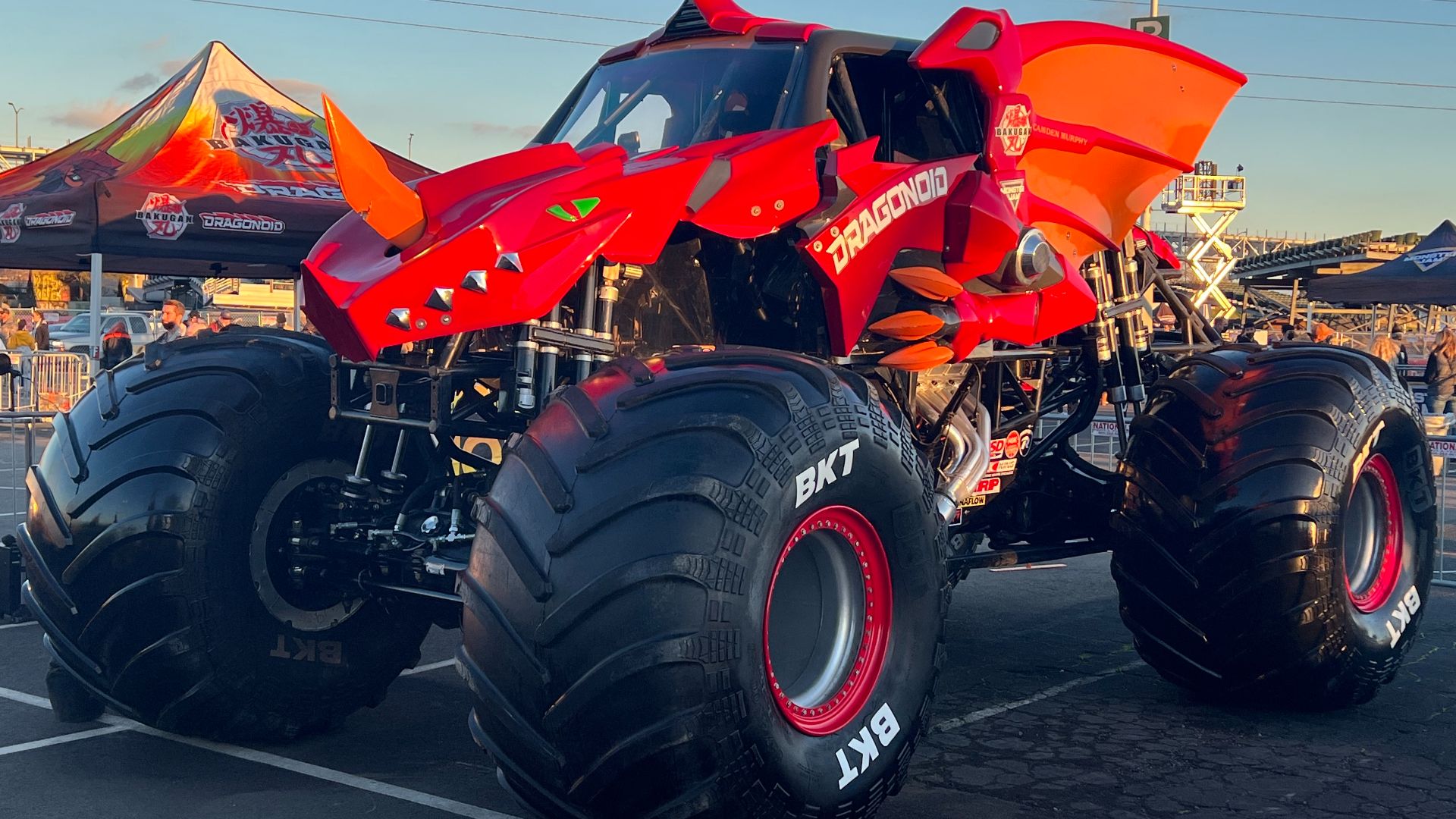 File:Bakugan Dragonoid Monster Truck.jpg