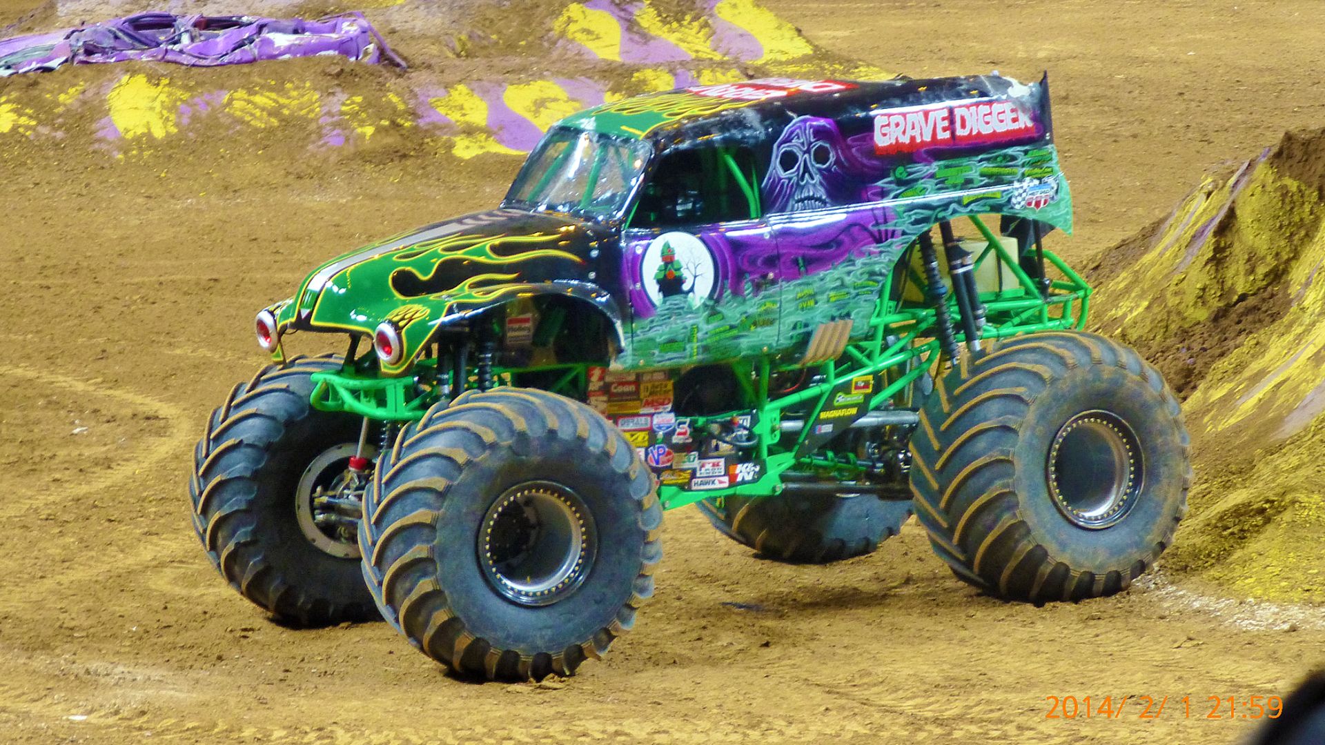 File:Grave-digger-monster-jam-2014.jpg