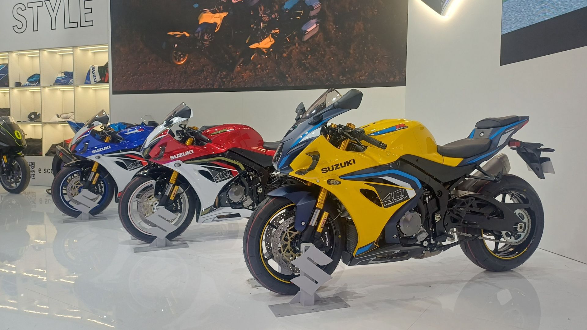 File:Suzuki GSX-R1000 40th.jpg