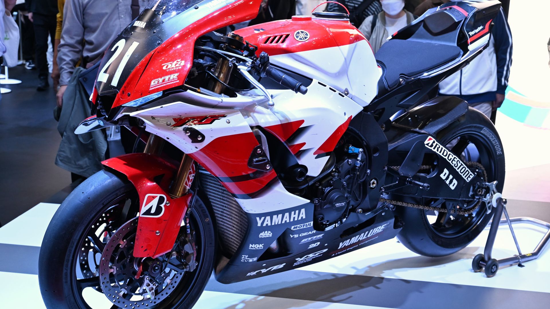 File:2025 Yamaha YZF-R1 No.21 Yamaha Racing Team.jpg