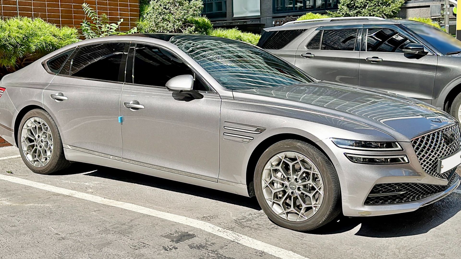 File:2020 Genesis G80 (RG3) 1.jpg