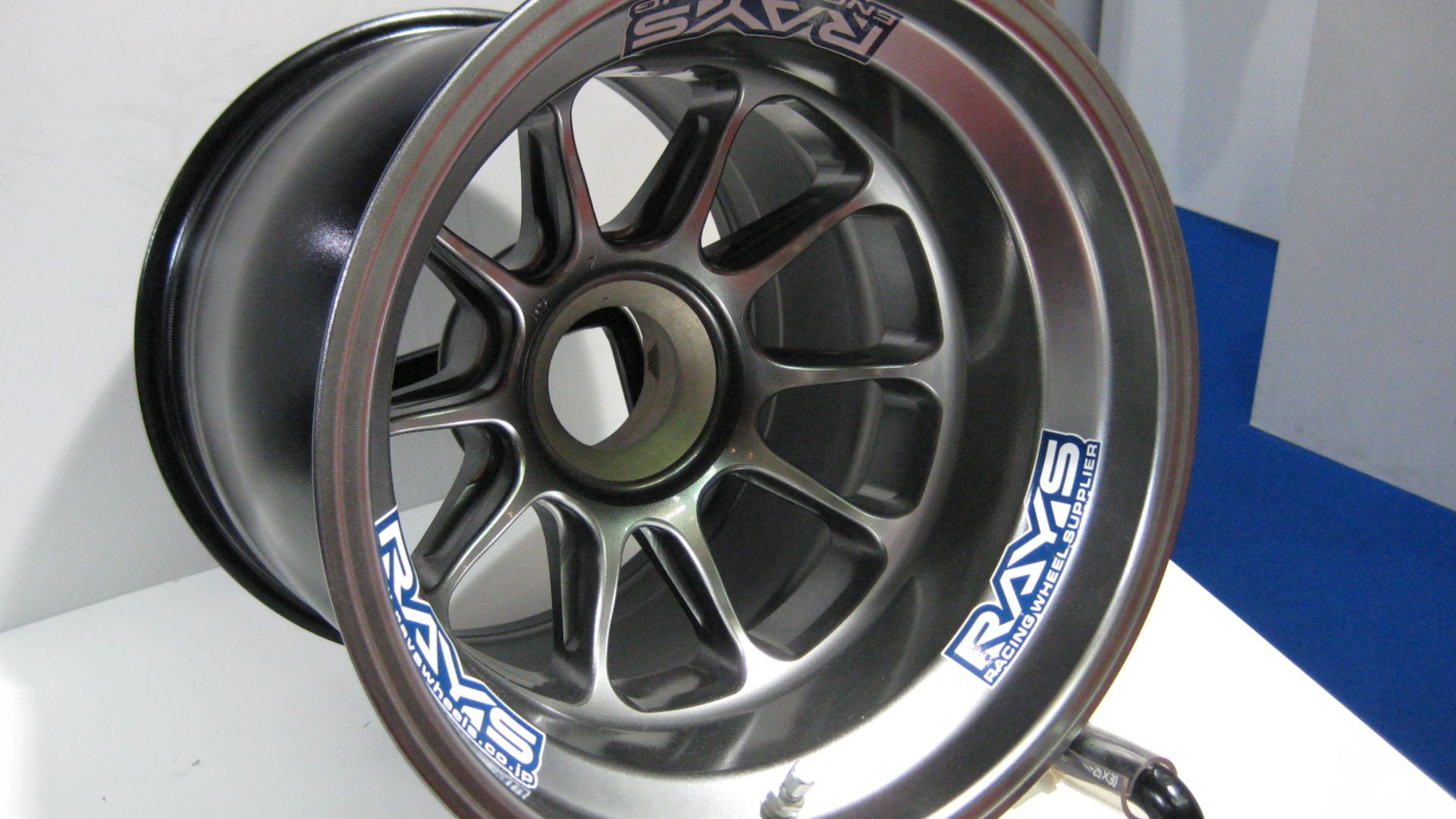 File:Rays F1 Rear Wheel.JPG