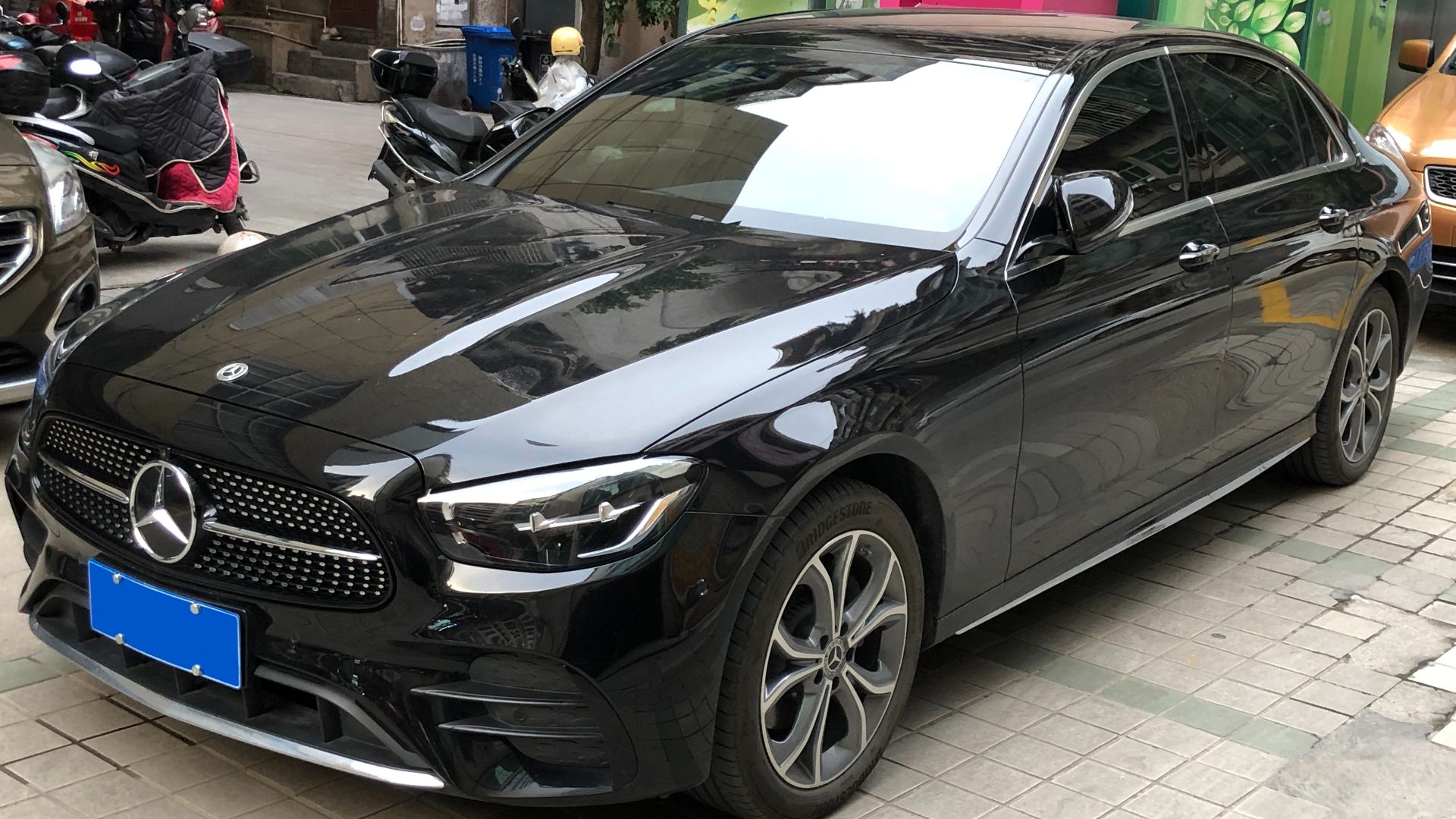 File:Mercedes-Benz E-Class V213 facelift Sanming 01 2023-01-11.jpg