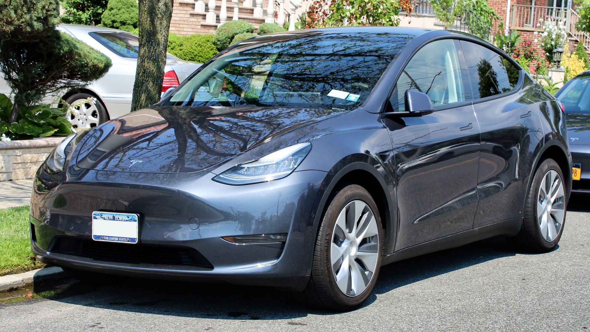 File:2020 Tesla Model Y, front 8.1.20.jpg
