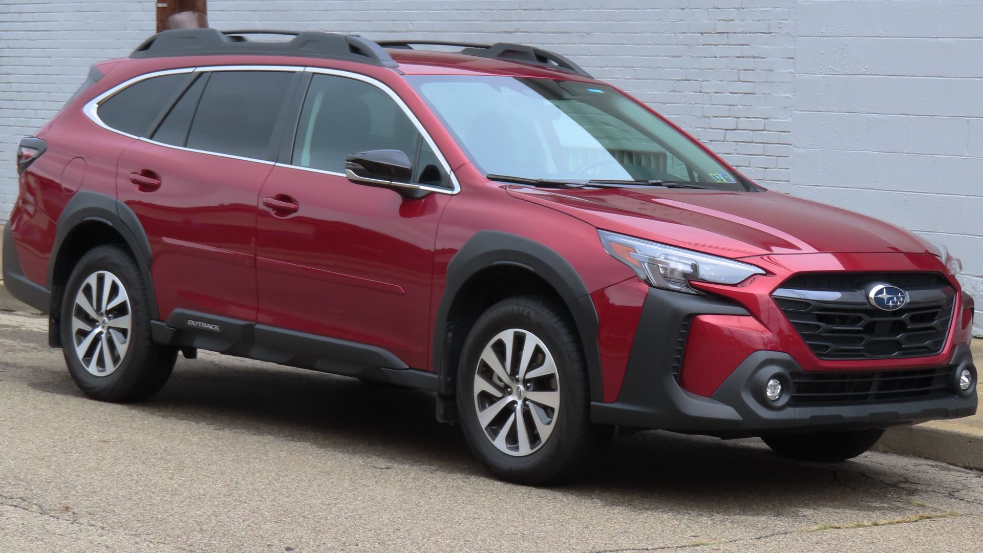 File:2023 Subaru Outback Premium, front right, 09-09-2023.jpg