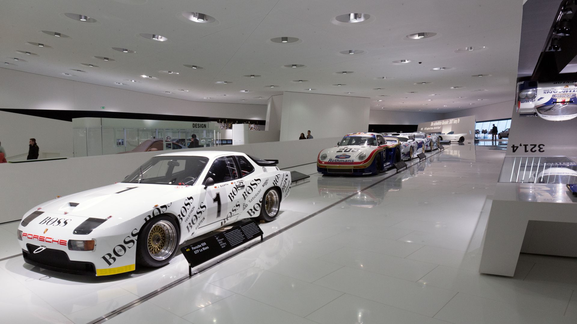 File:Porsche Museum interior-1 2013 March.jpg