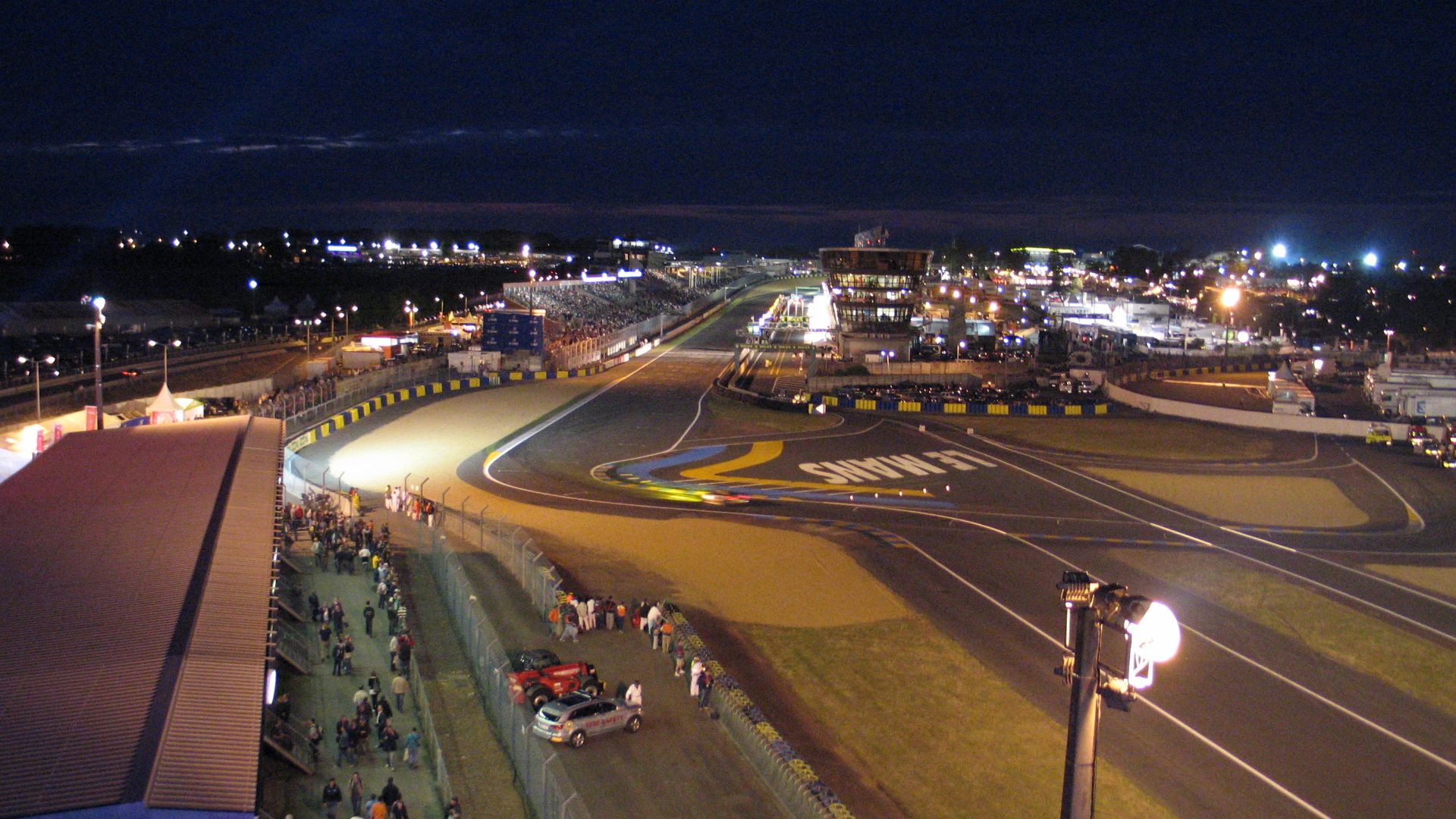 File:Le Mans From Above.jpg