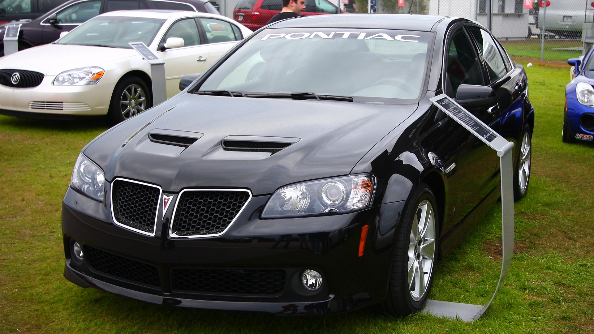 File:2008 Pontiac G8 01.jpg