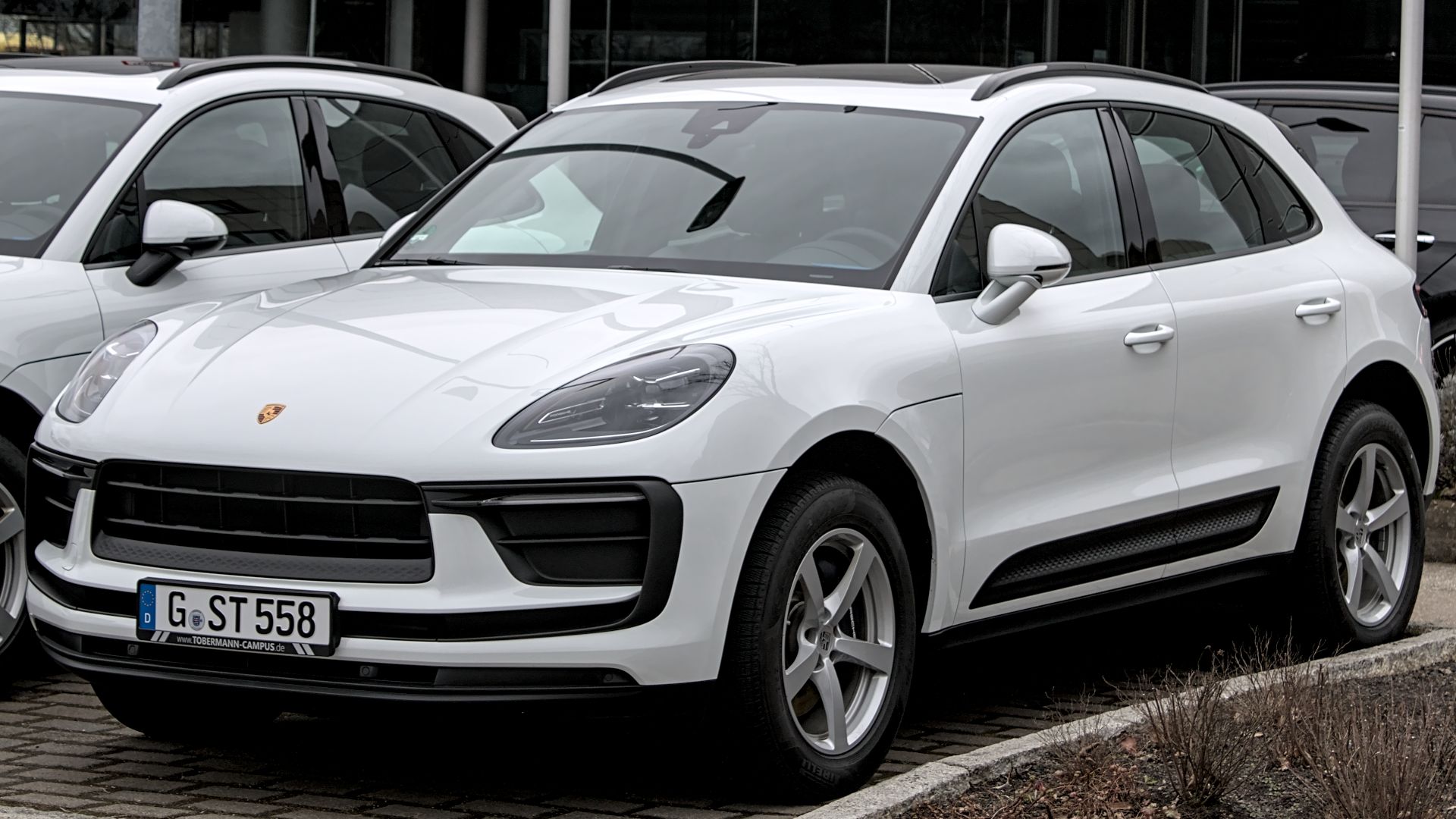 File:2022 Porsche Macan IMG 6376.jpg