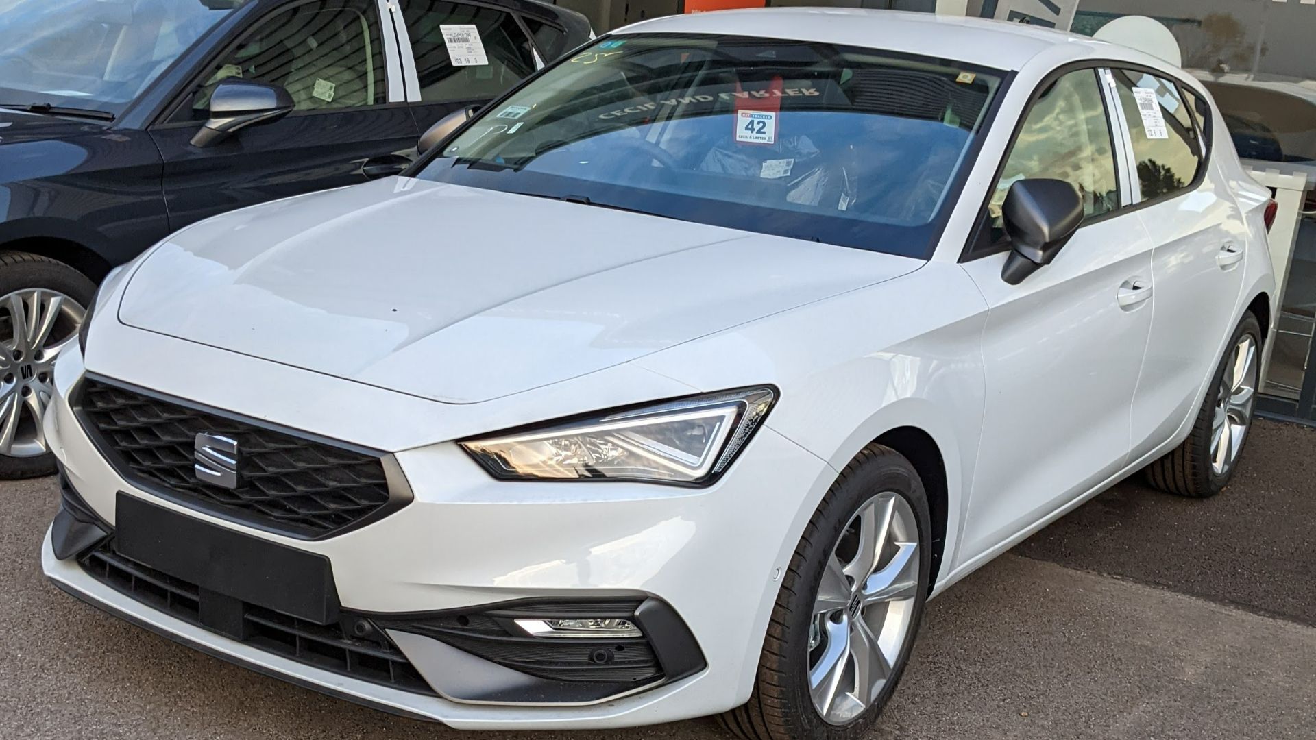 File:2021 Seat Leon 1.jpg