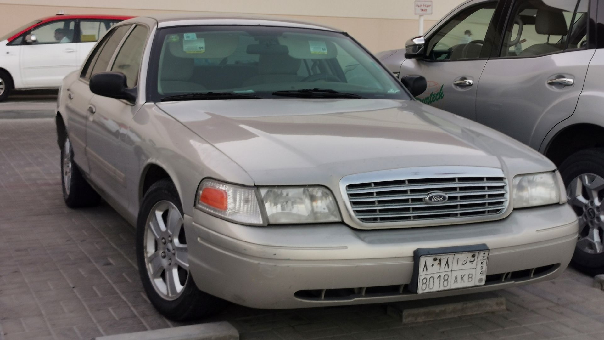 File:Ford Crown Victoria P72.jpg