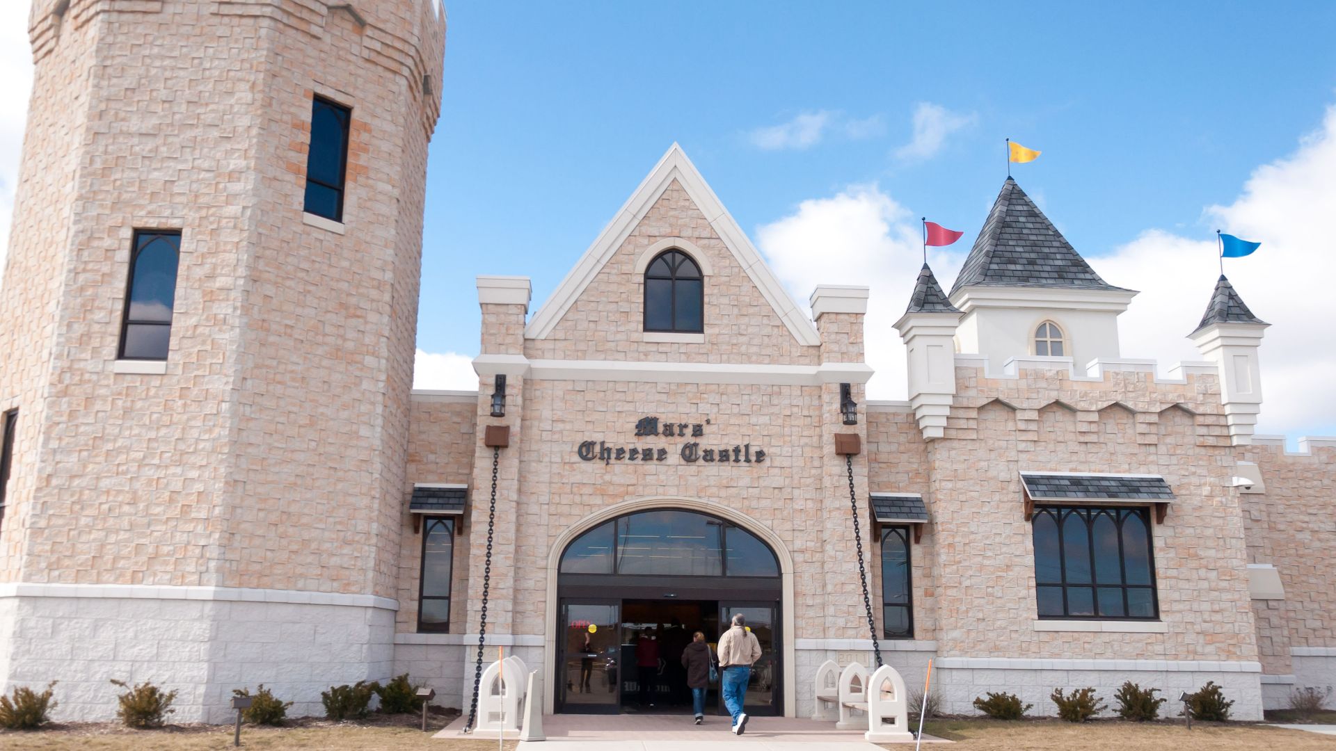 File:Mars' Cheese Castle (6929048533).jpg