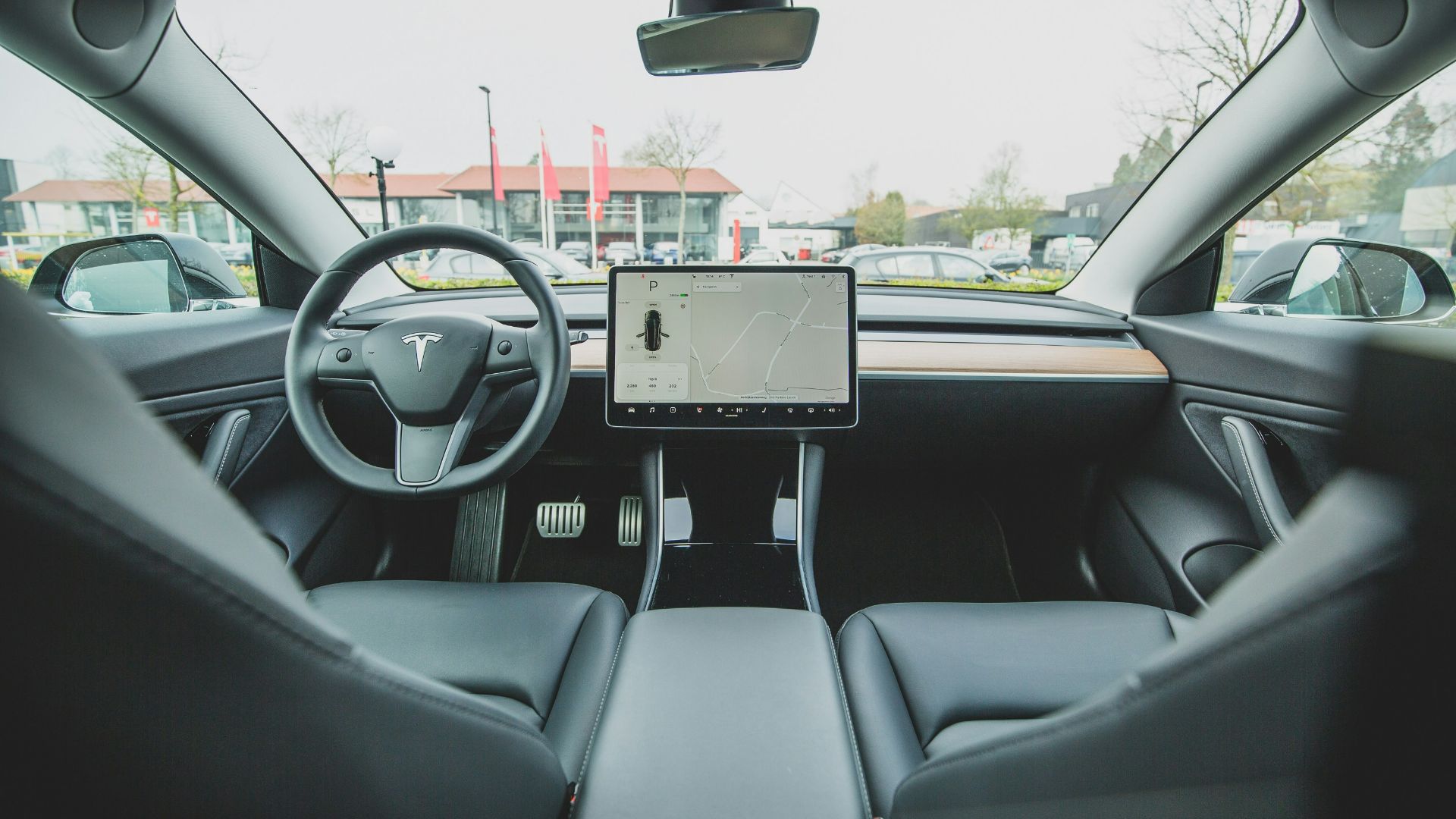 turned on car GPS navigator on Tesla car