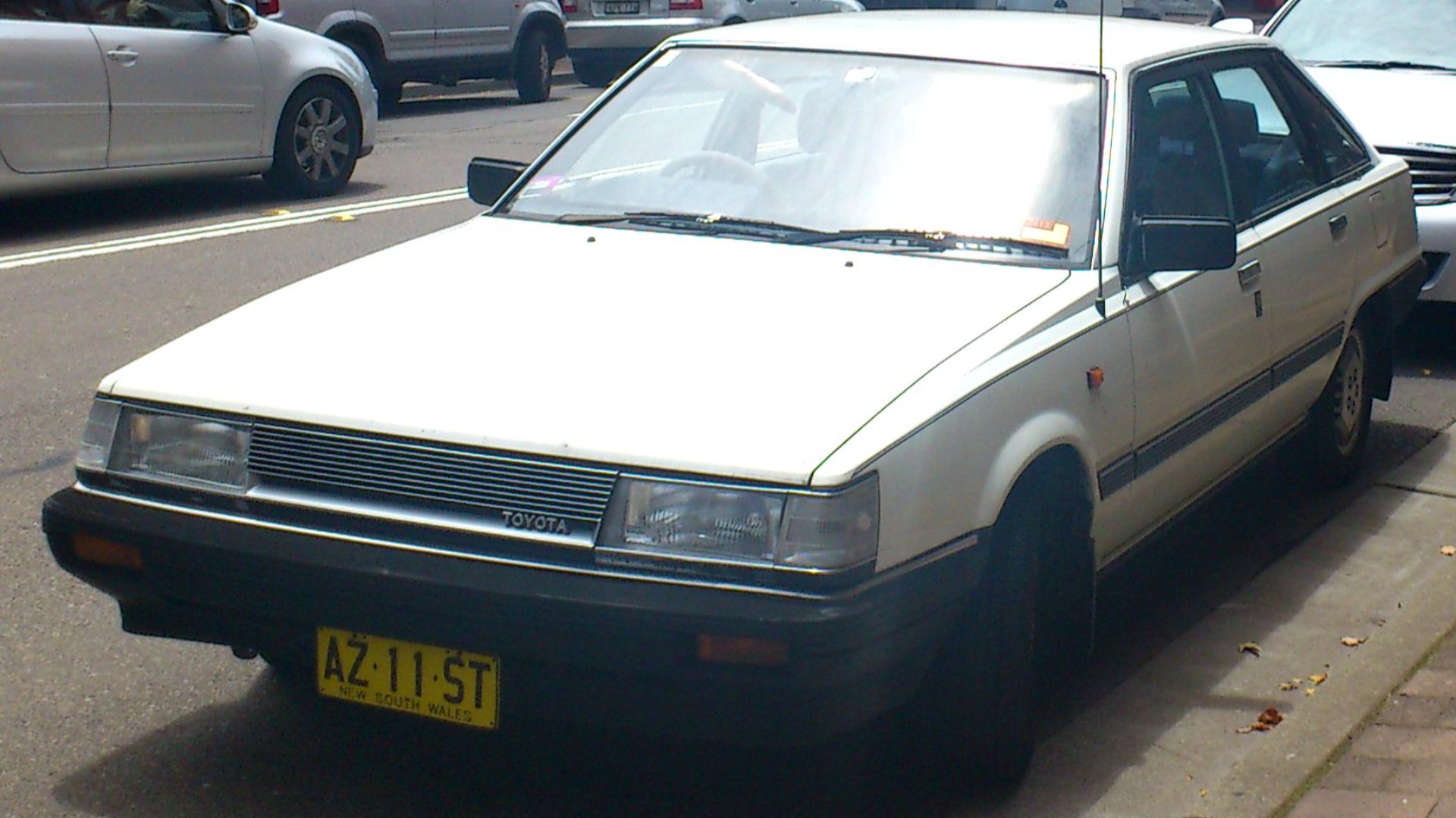 File:1985 Toyota Camry (SV11) GLi hatchback (2011-12-02) 01.jpg