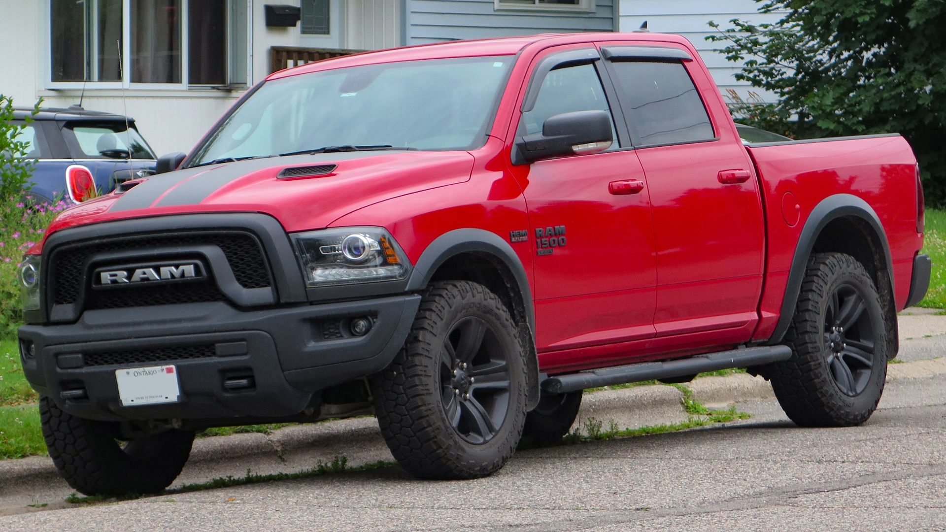 File:2022 Ram 1500 Classic Warlock in Flame Red, front left, 2024-07-14.jpg