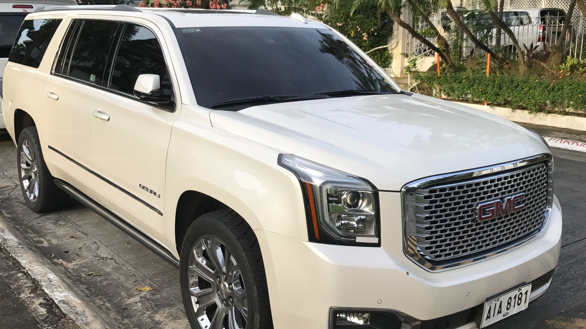 File:GMC Yukon XL Denali Front.jpg