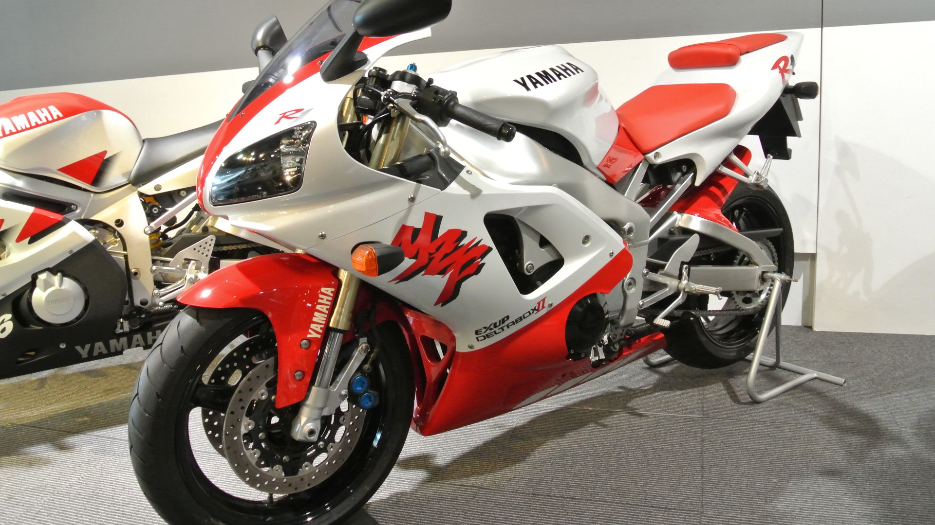 File:1998 Yamaha YZF-R1 in the Yamaha Communication Plaza.JPG