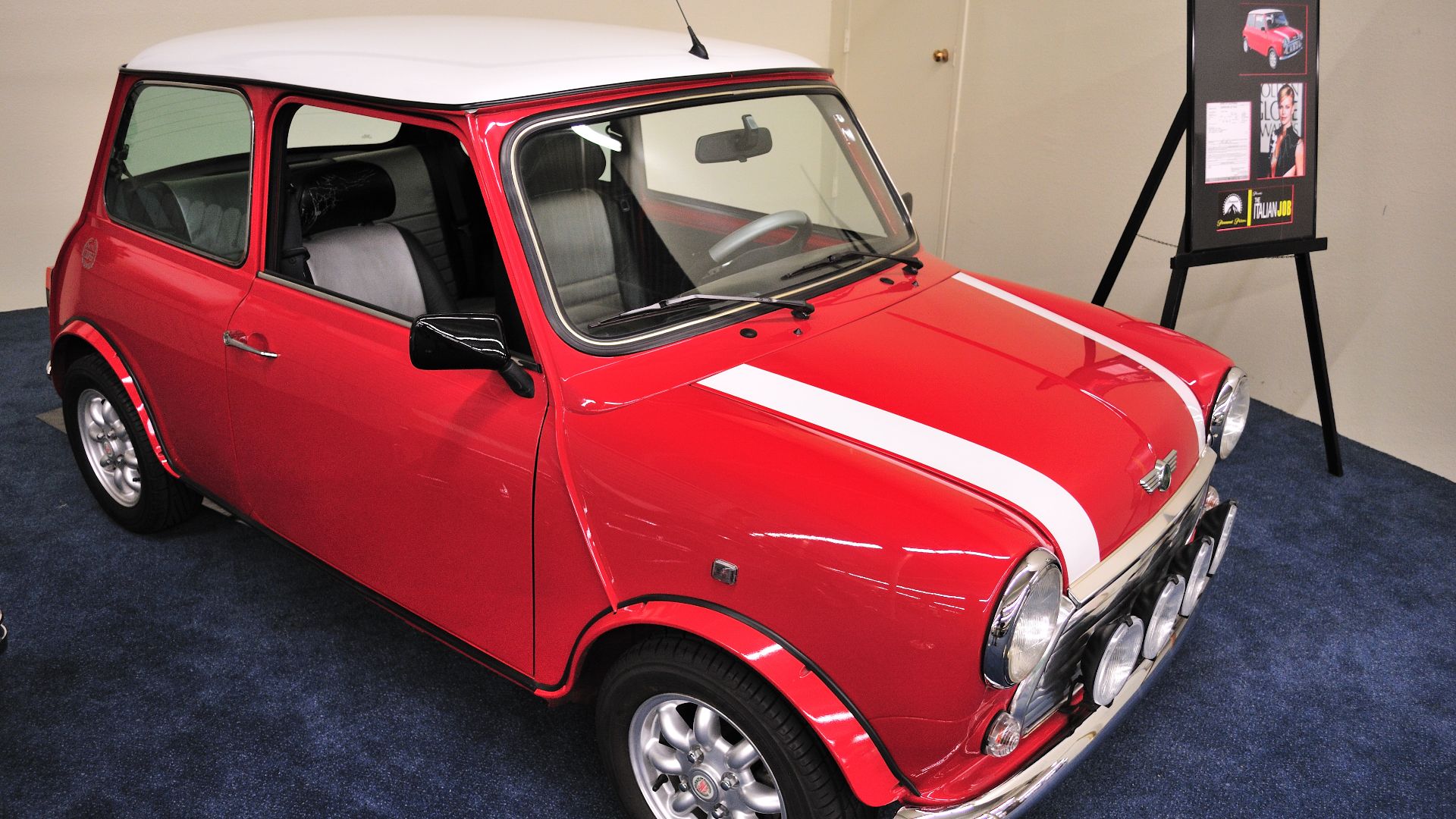 File:Mini Cooper in The Italian Job.jpg