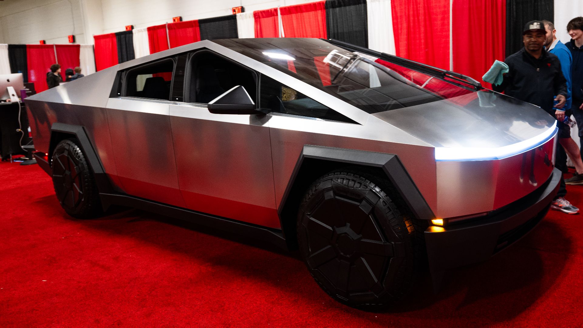 File:2024 Cleveland Auto Show (53572914119).jpg