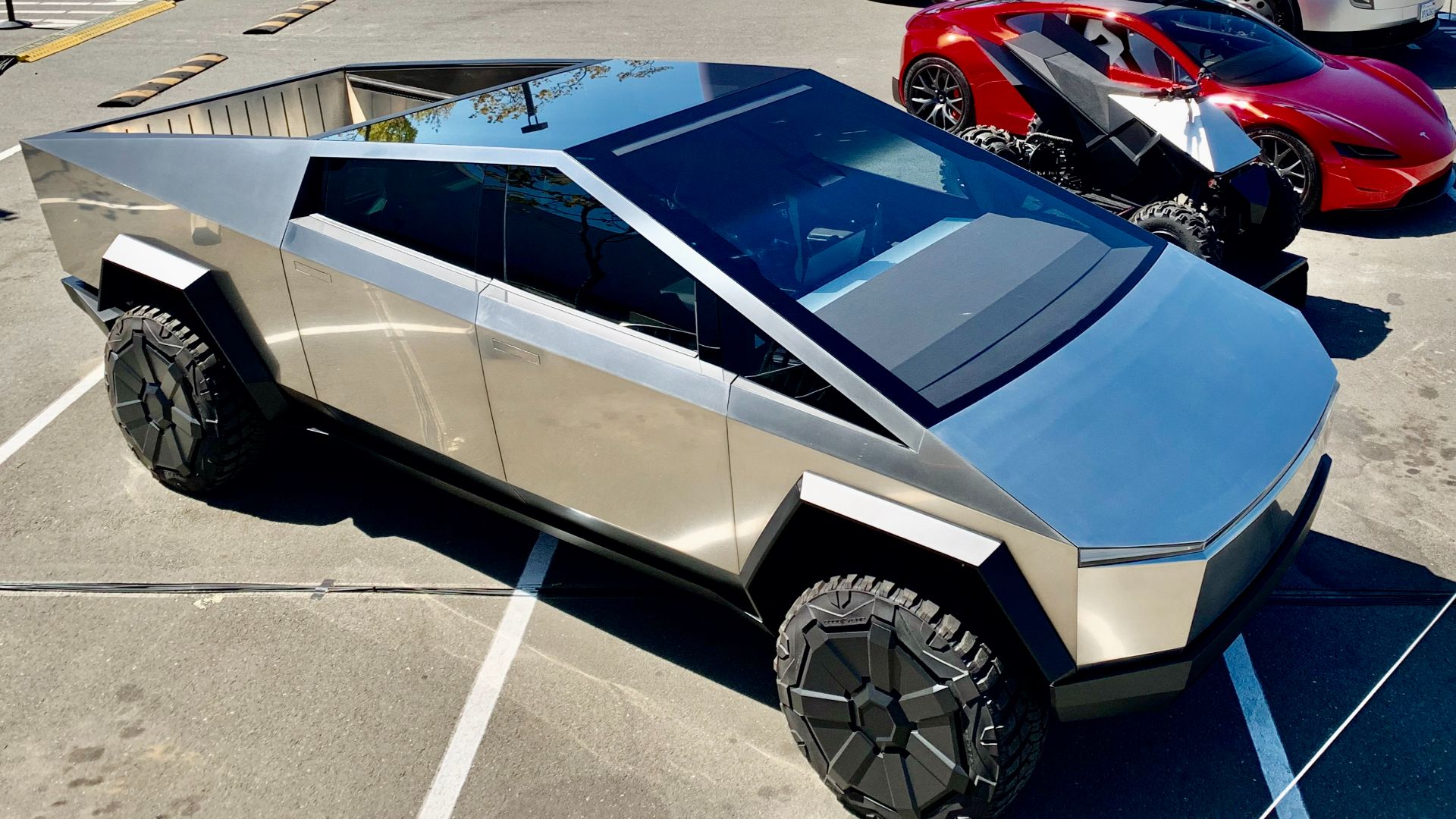 File:Tesla ASM Lineup of Vehicles.jpg