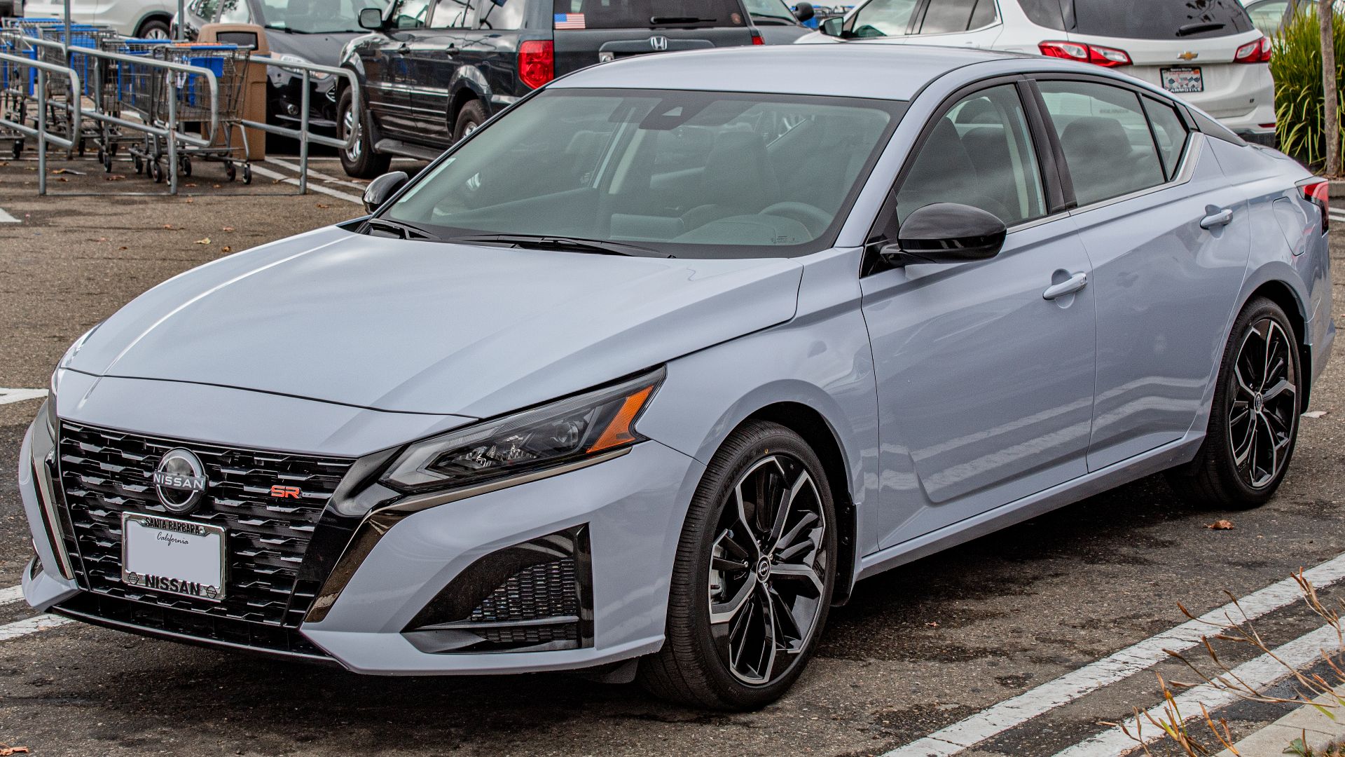 File:2023 Nissan Altima SR.png