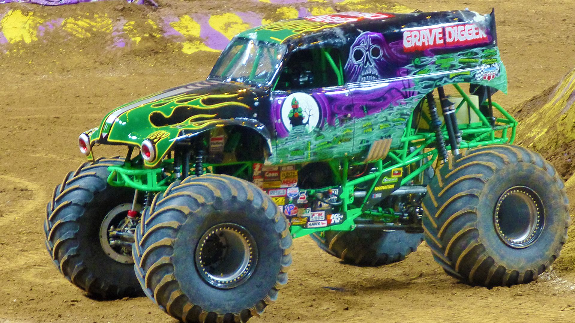 File:Grave-digger-monster-jam-2014.jpg