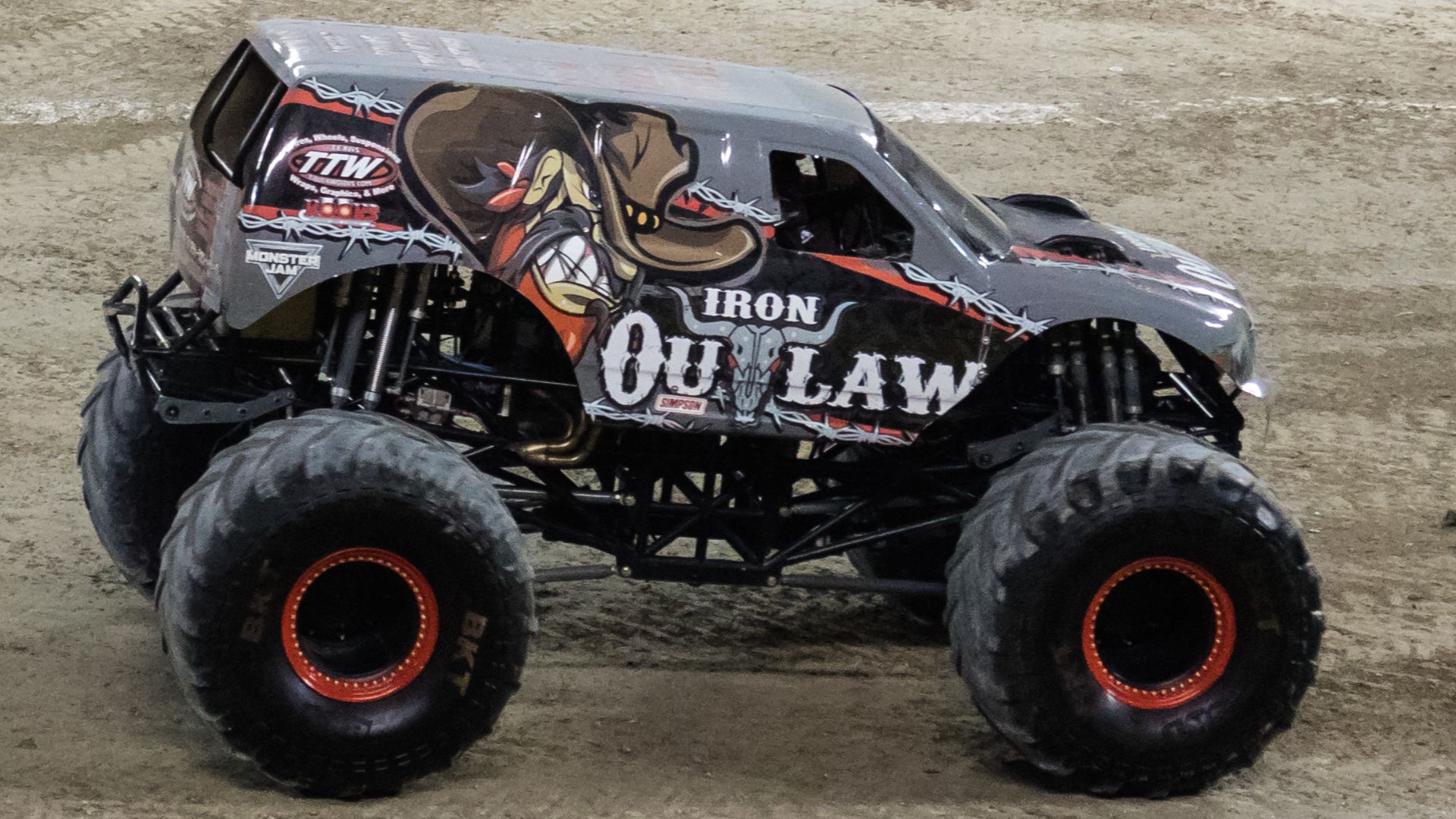 File:Iron Outlaw Monster Truck 2018.jpg