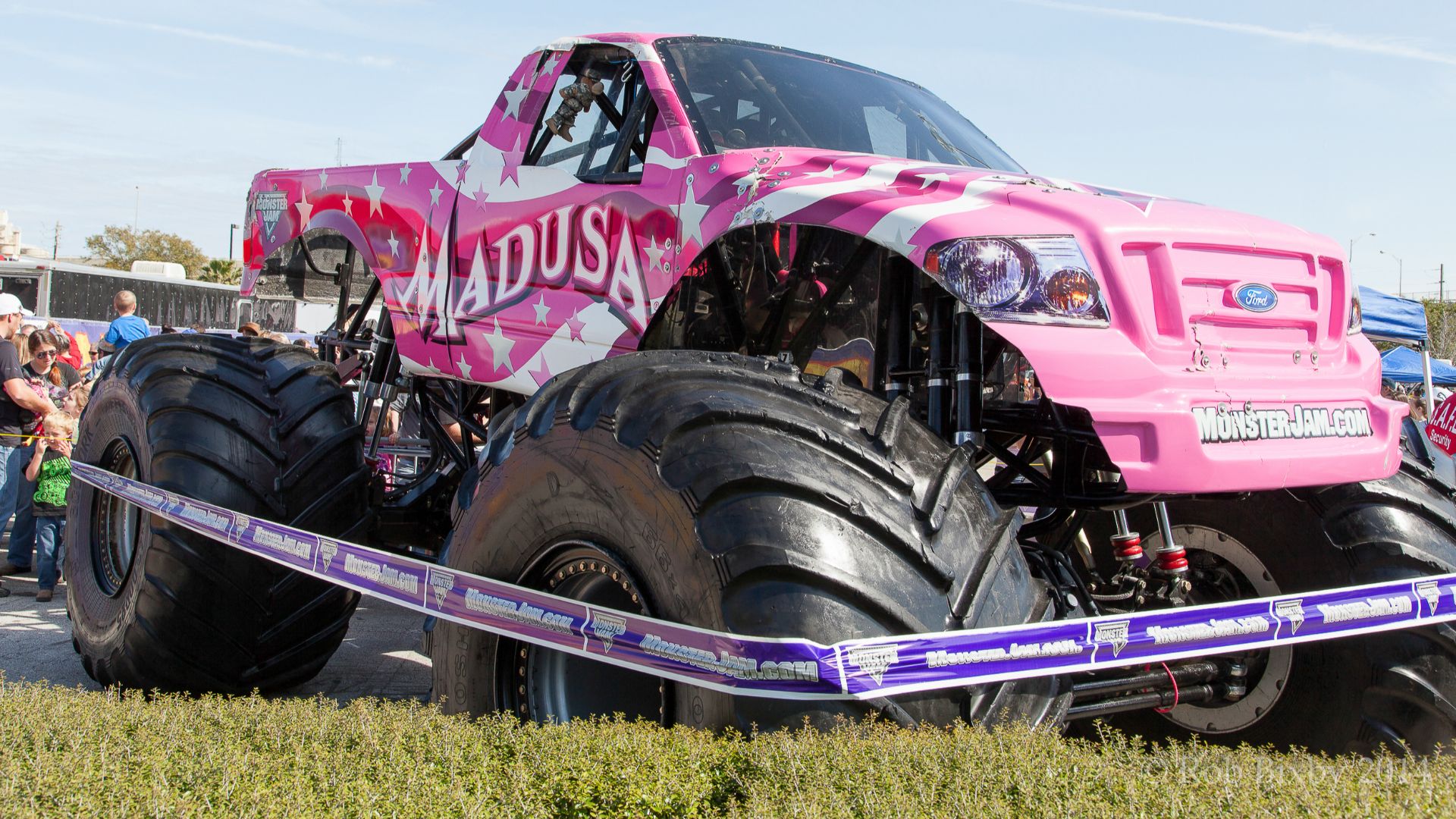 File:MonsterJam 2014-6148 (12720472673).jpg
