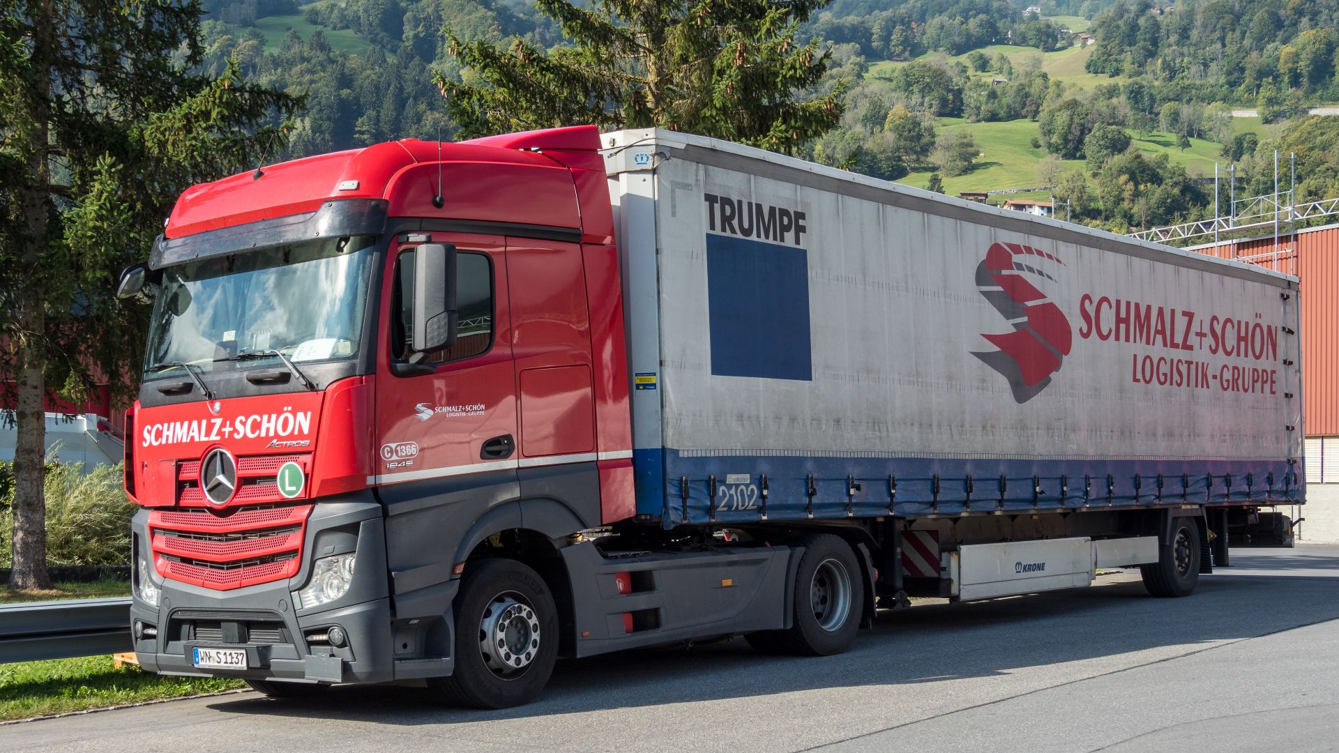 File:Mercedes-Benz Actros 1845 (Schmalz + Schön).jpg